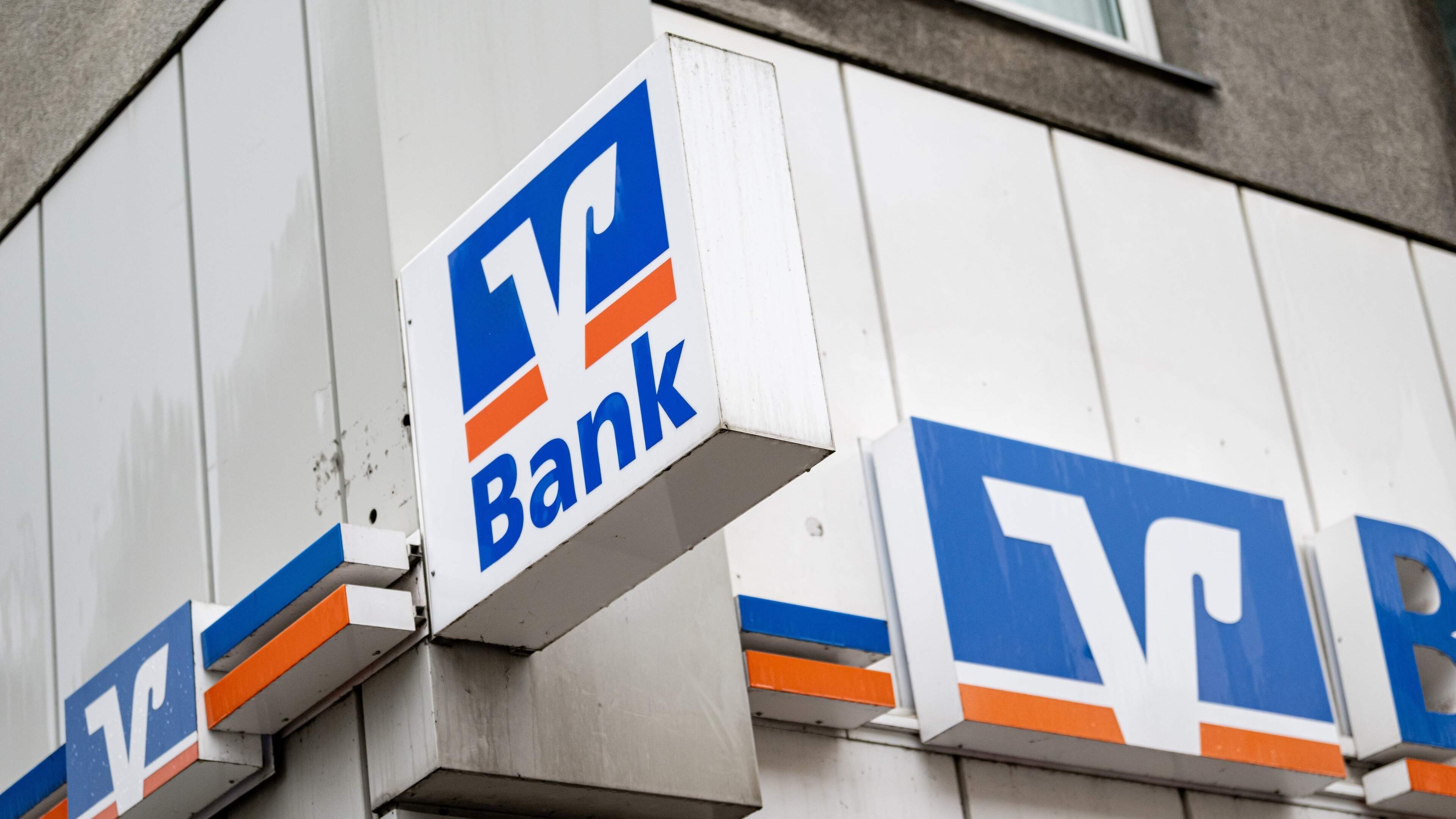 Gijzeling gaande in Duitse bank, grote politieoperatie op touw gezet
