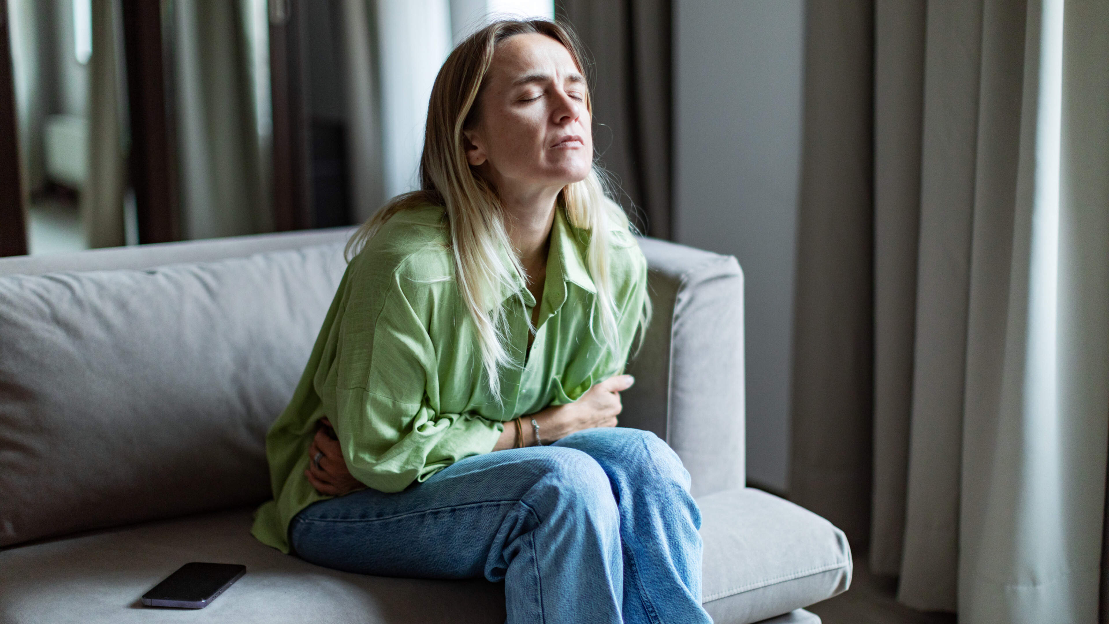 Praat mee: Is menstruatieverlof de oplossing voor het hoge ziekteverzuim onder vrouwen?
