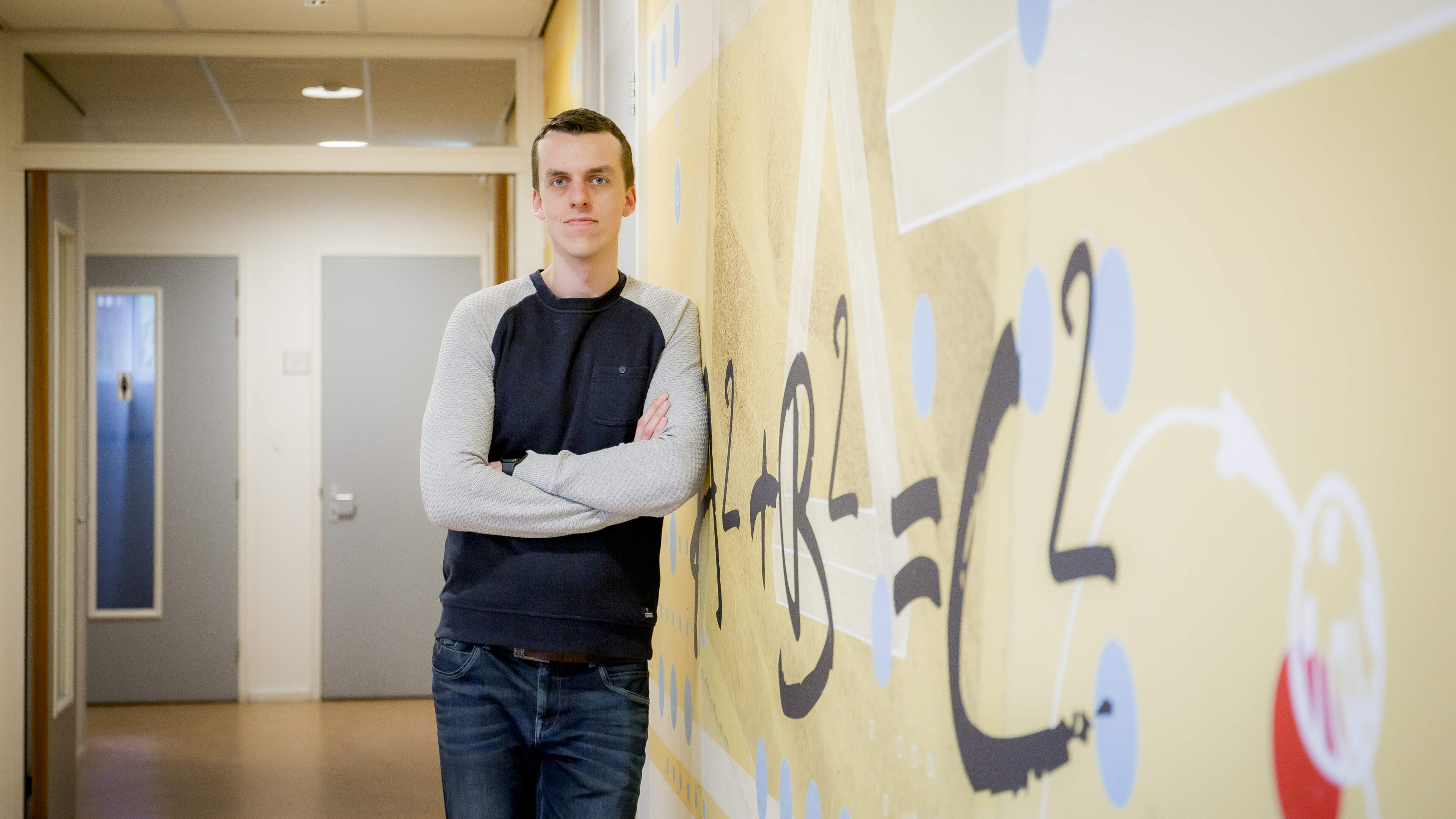 Telefoonverbod in klas werpt vruchten af: ’Het voelt weer als de school van vroeger, met luidruchtige gangen’