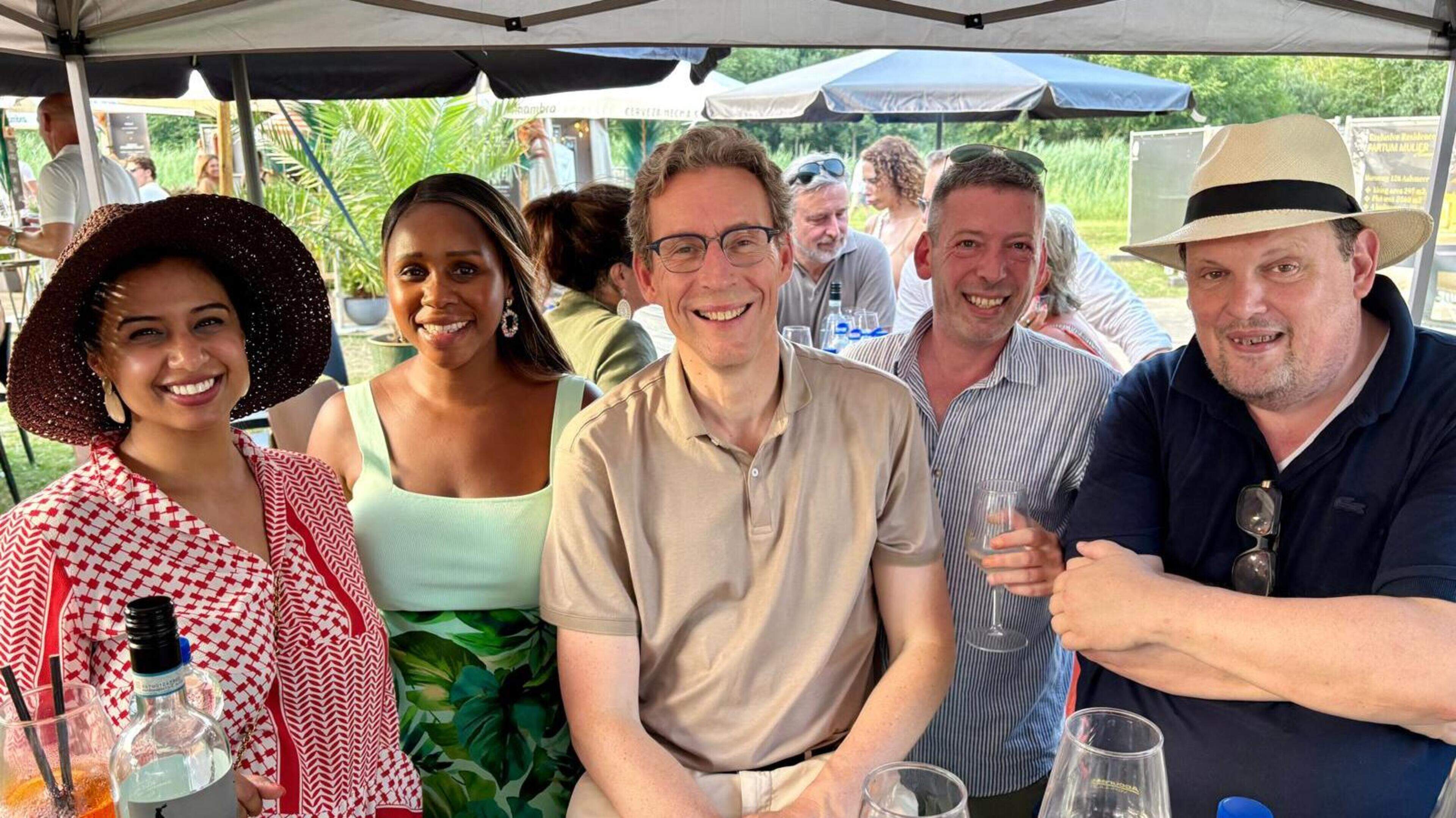 Lekker koel aan De Poel: culinair festijn in Amstelveen gaat ondanks hitte gewoon door