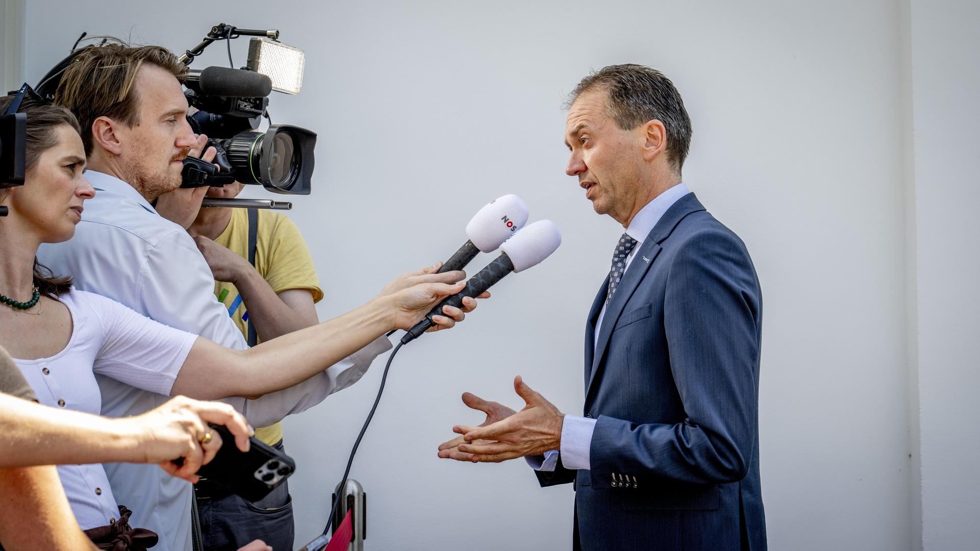 Demissionair minister Eddy van Hijum van Sociale Zaken en Werkgelegenheid
