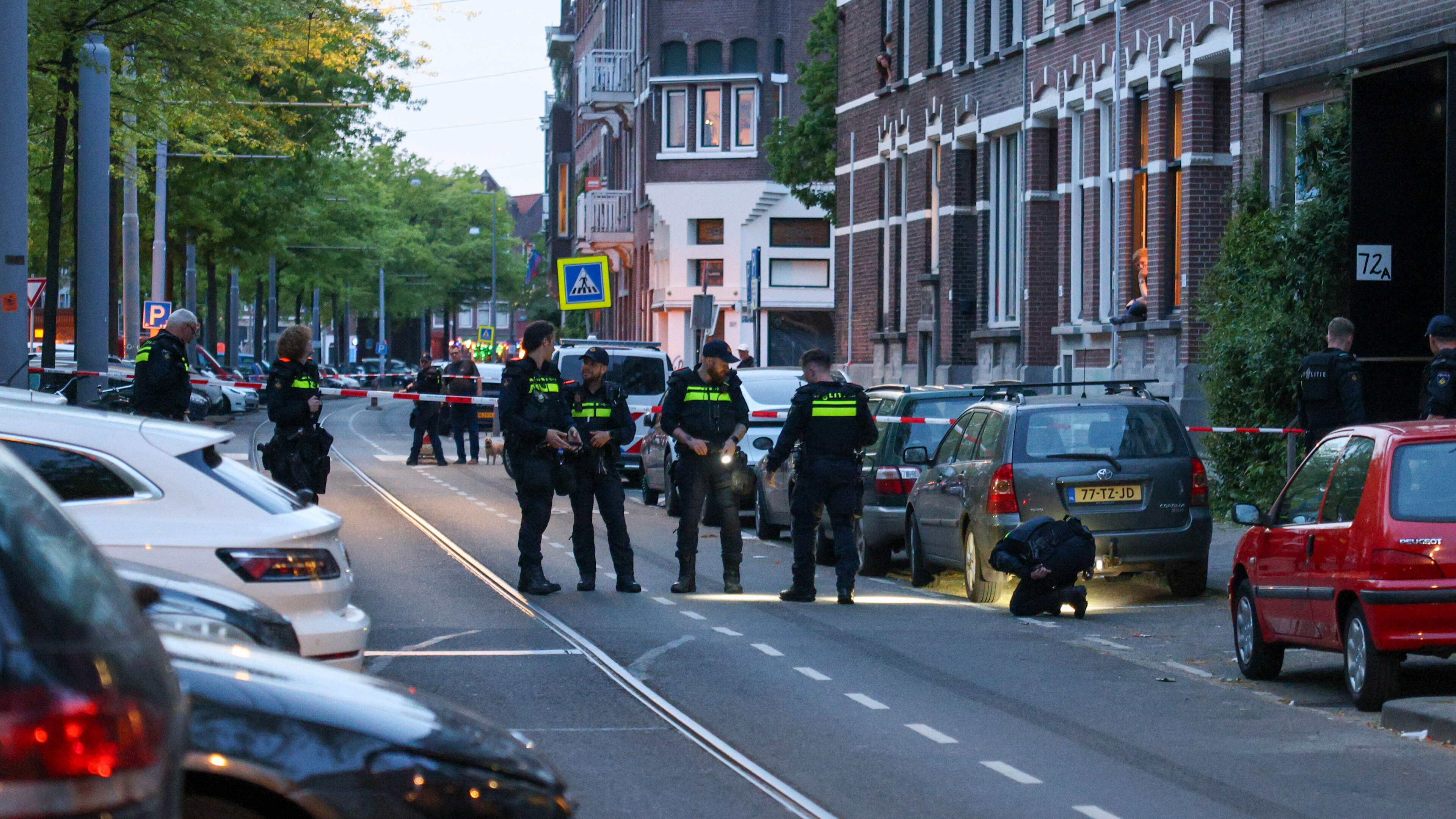 Jongen (17) gewond bij steekpartij in Rotterdam: politie op zoek naar verdachte