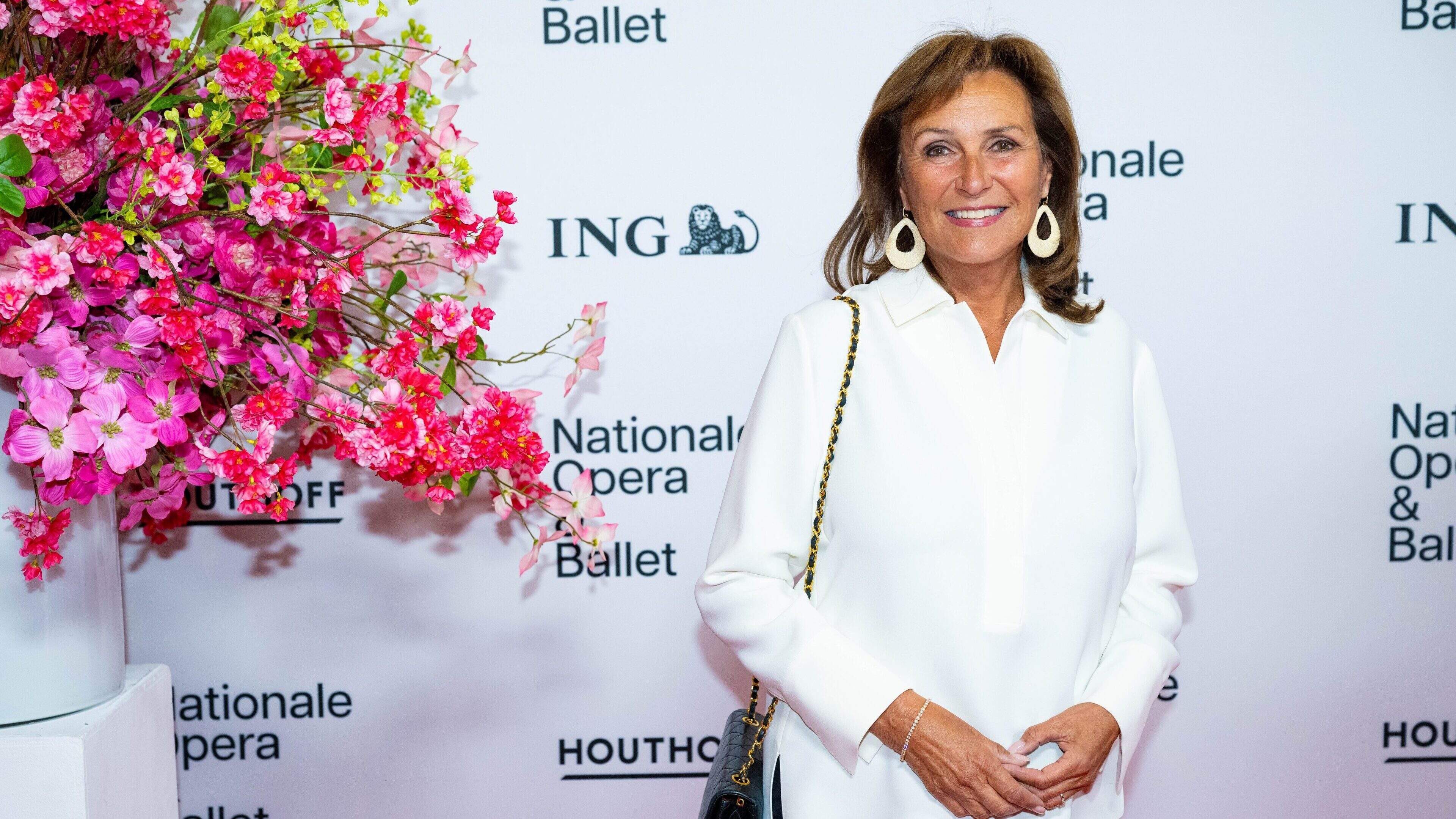 Astrid Joosten zes weken op liefdesreis met echtgenoot Rob: ’Terugweg duurde 30 uur’