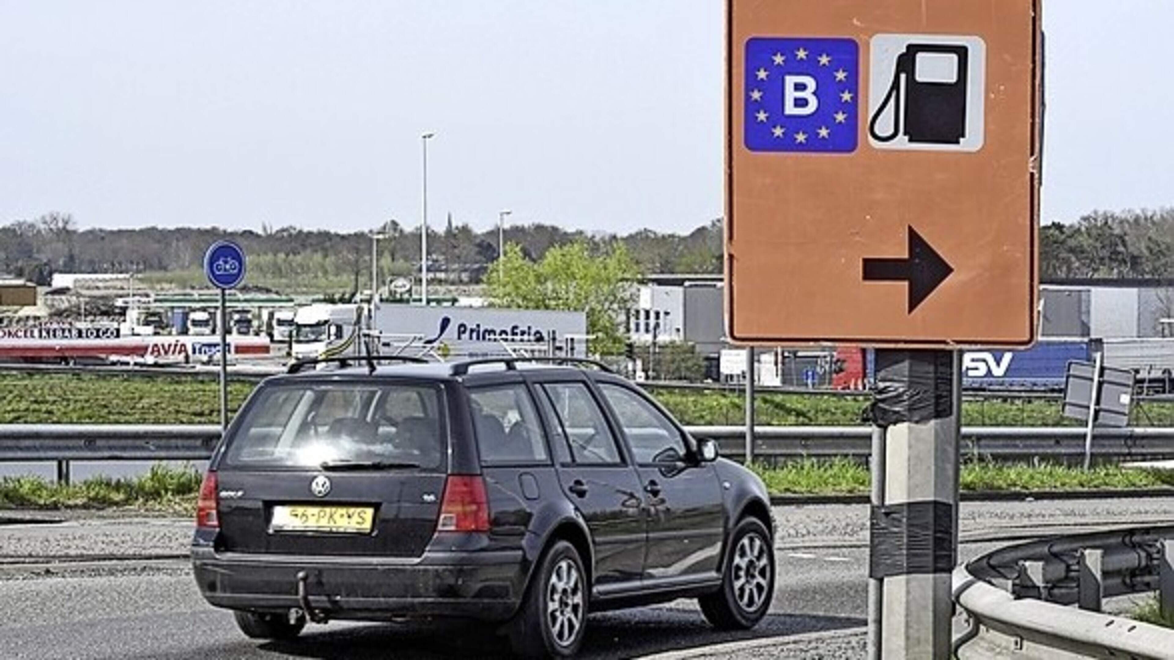 Paniek aan de pomp in België: benzineprijs knalt voor het eerst in jaren door grens van 2 euro