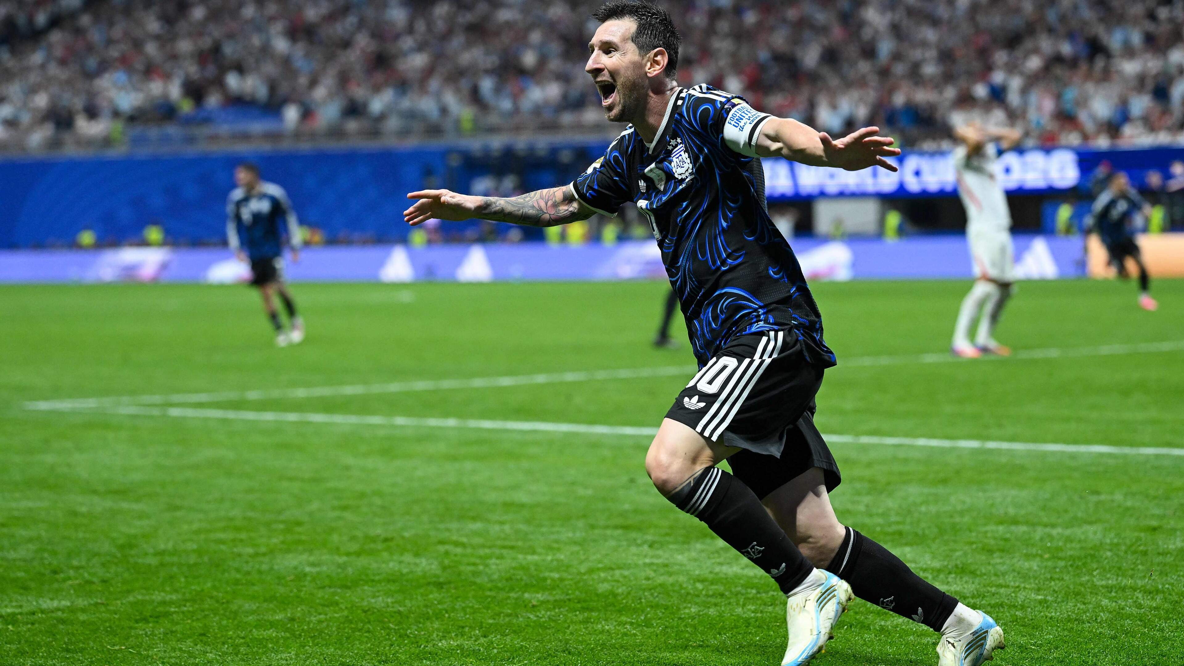 Sluw plaagstootje naar Cristiano Ronaldo? Lionel Messi kopieert oude post om WK-finaleplek te vieren