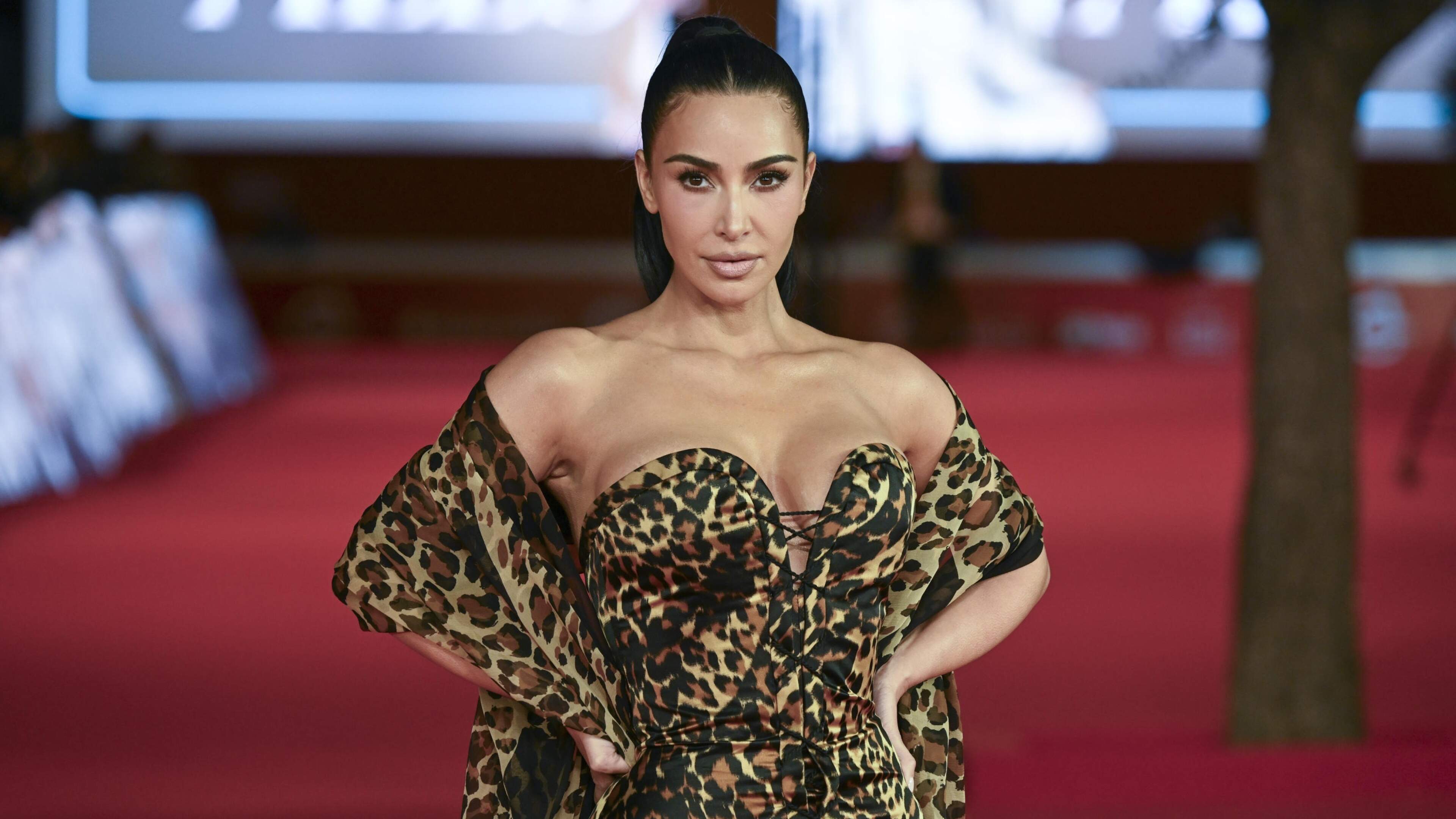 Na horrorroof in Parijs wachtte Kim Kardashian nieuwe klap: ’Het enige dat ik nog had was mijn verlovingsring’