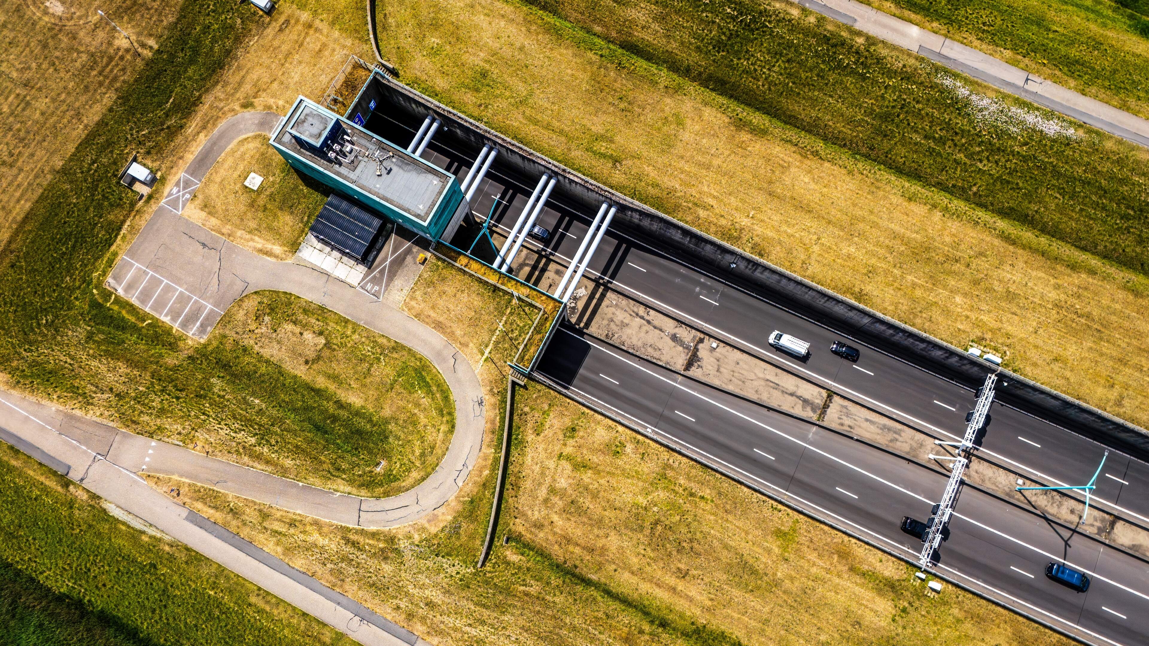 Westerscheldetunnel weer open na autobrand