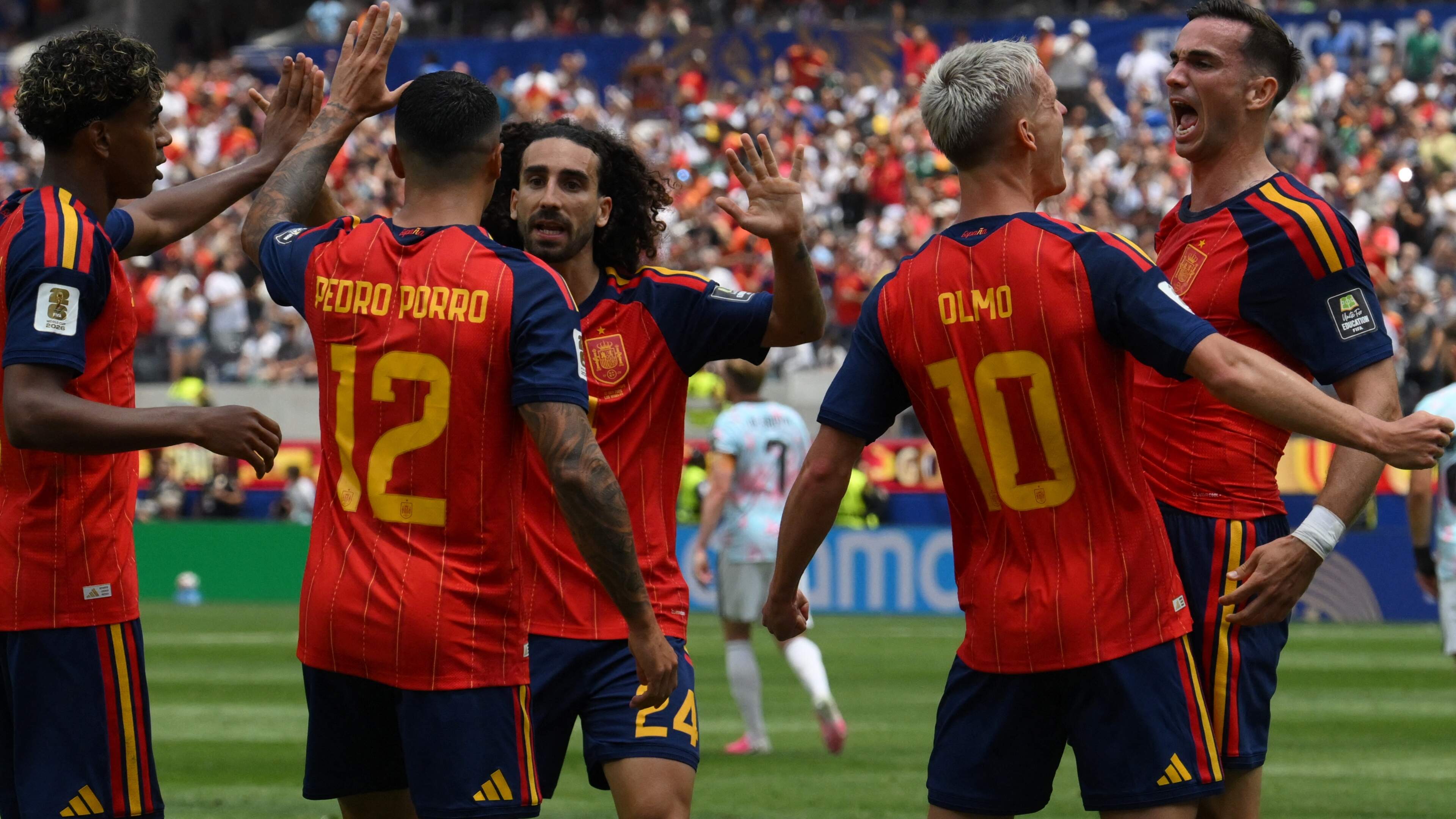 Spanje klopt België dankzij blunder ingevallen keeper en wacht absolute kraker tegen Frankrijk in halve finale