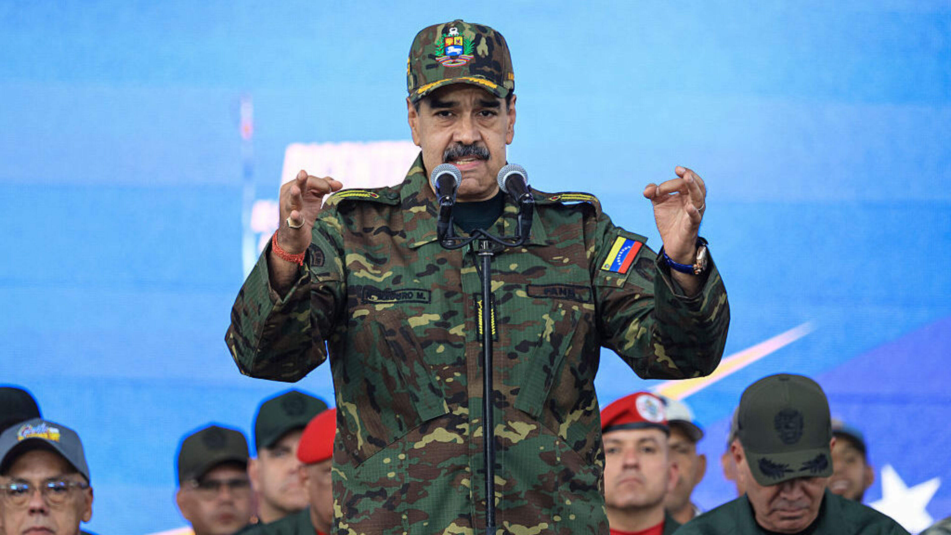 Families van vijf vermoorde Venezolaanse mannen slepen Nicolás Maduro voor rechter in New York