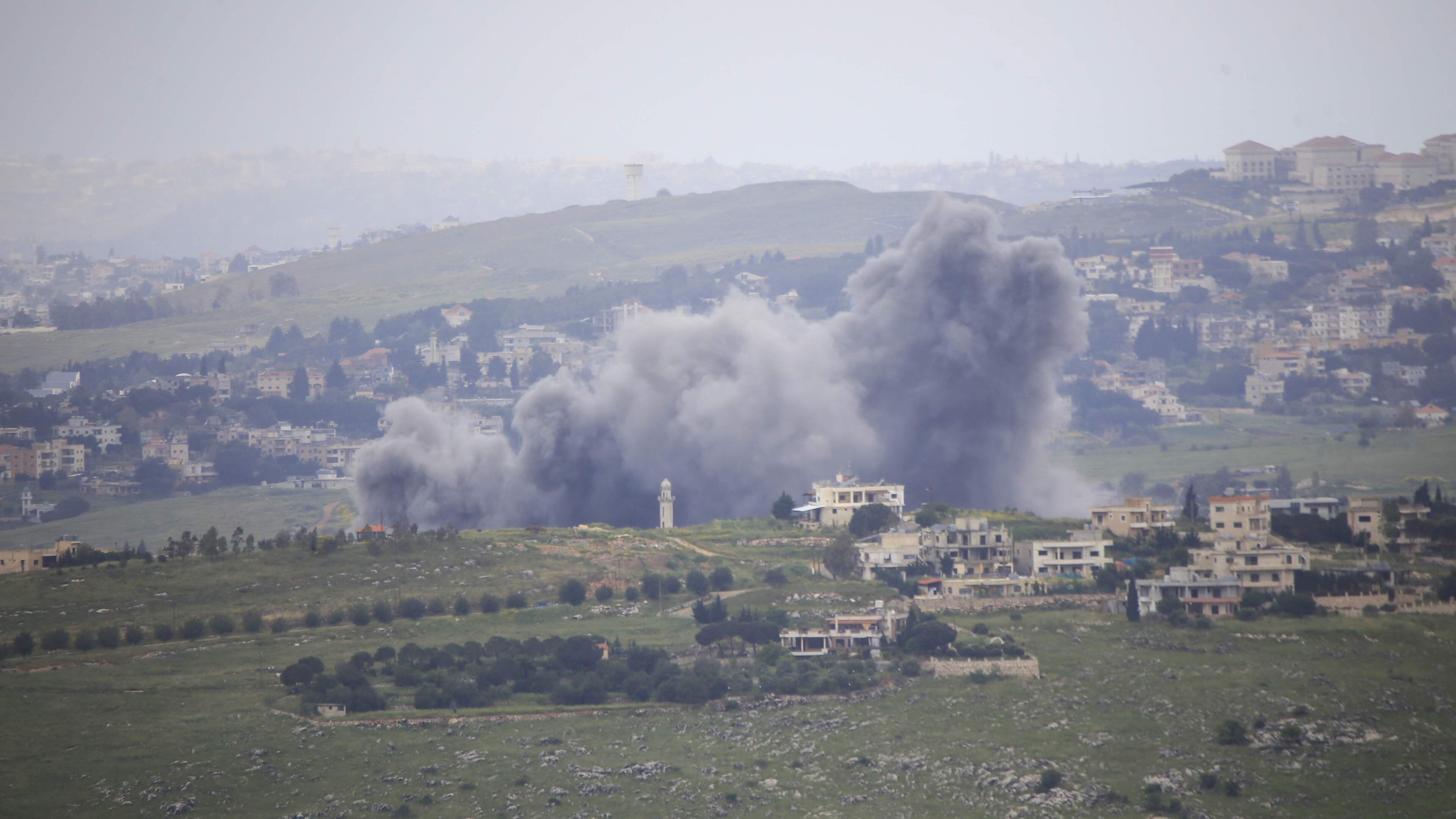LIVE | Ondanks staakt-het-vuren ’raken aanvallen op Zuid-Libanon 25 Hezbollah-doelen’