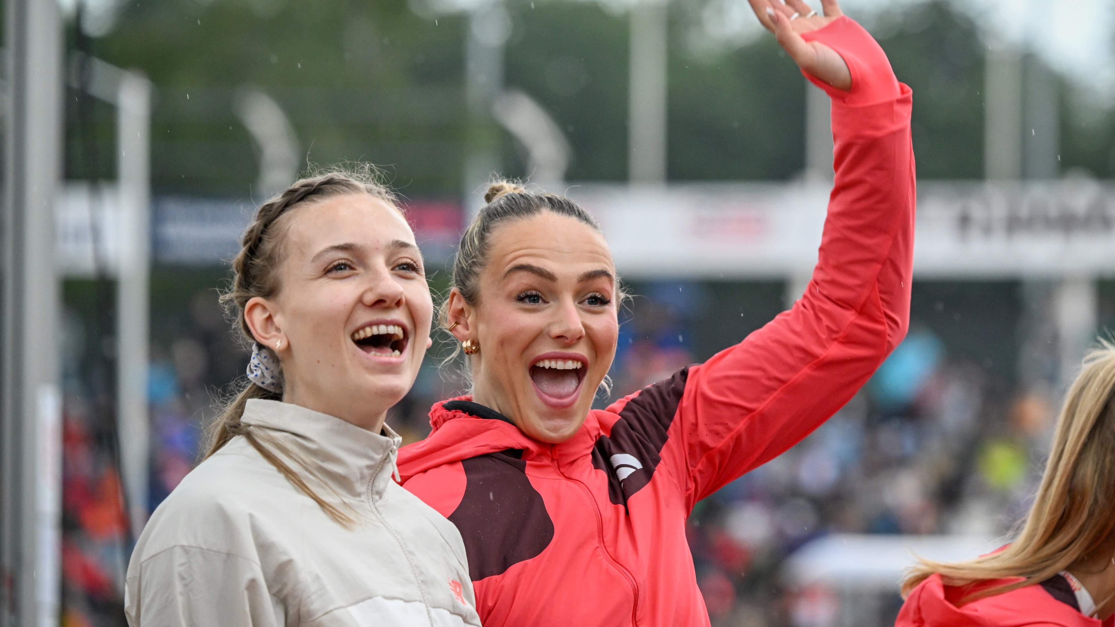 Femke Broeders-Bol jaagt onder toeziend oog van man Ben op toptijd op eerste 800 meter op Nederlandse bodem