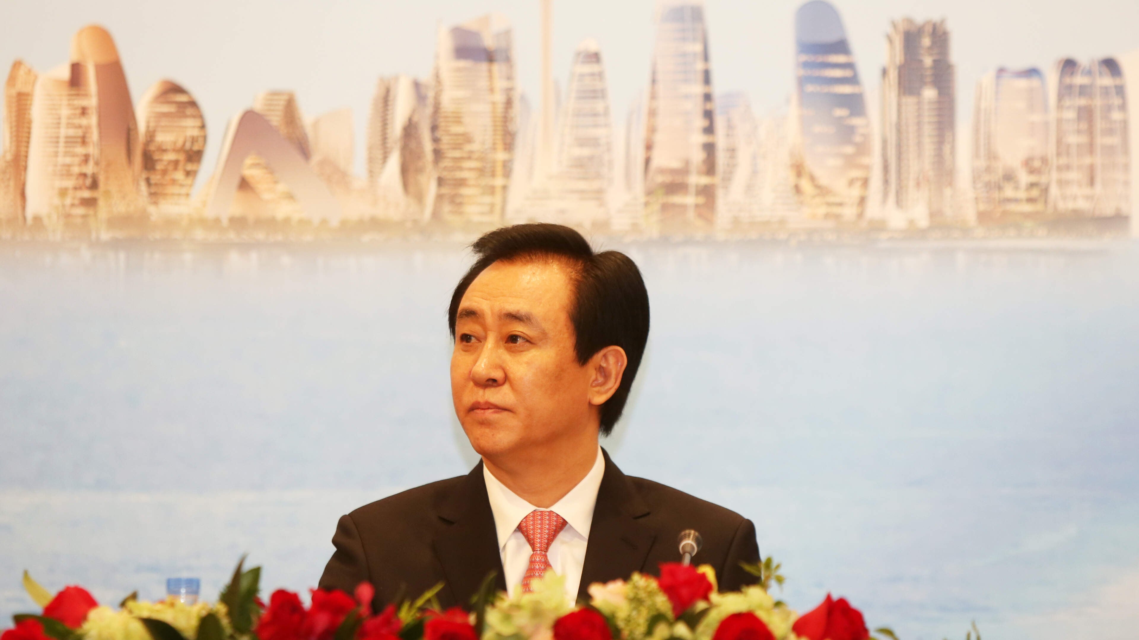 De man die de Chinese economie teisterde met wereldwijde gevolgen, bekent schuld