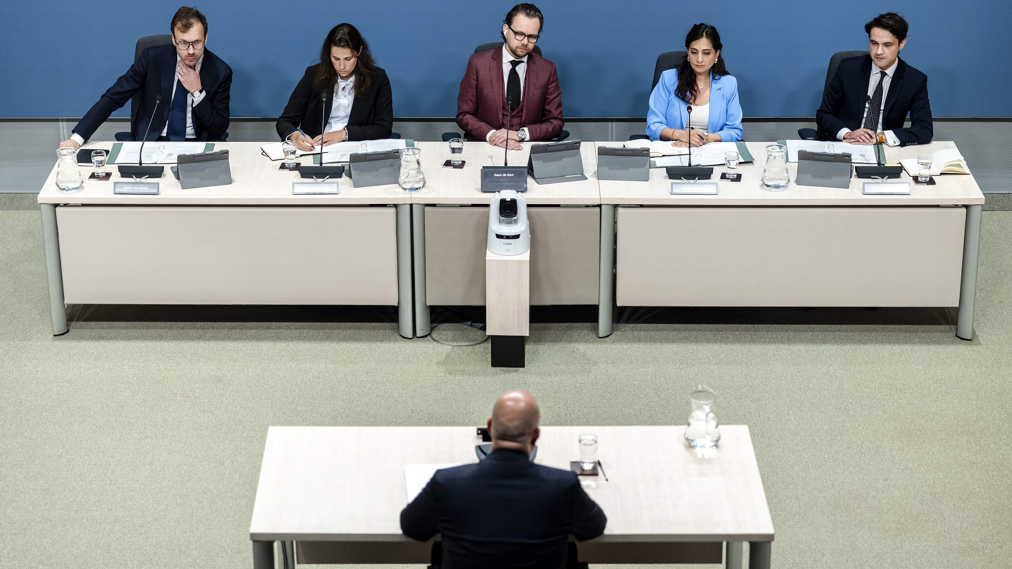 Burgemeester erkent worsteling met avondklok: ’Je maakt voor een deel van de dag een soort gevangenis’