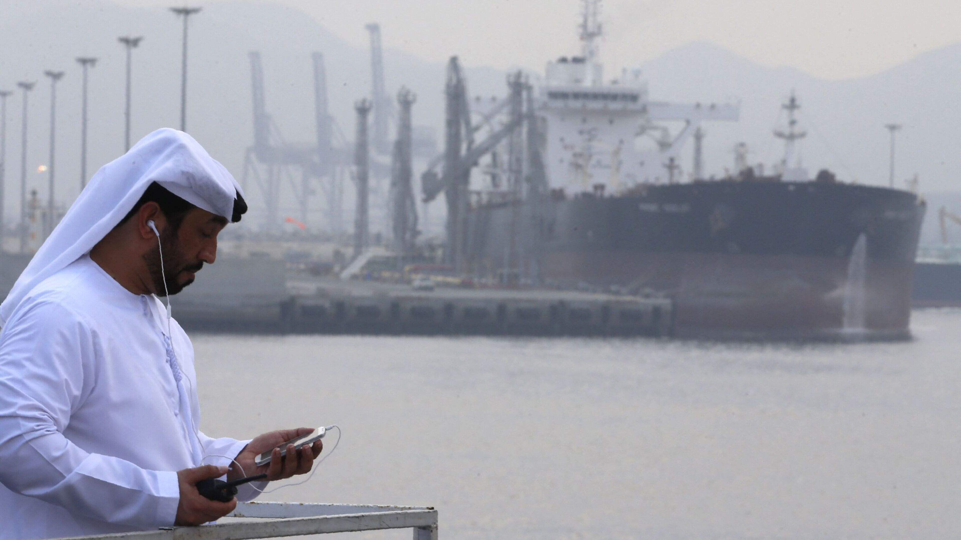 Historisch vertrek Emiraten uit oliekartel OPEC is ’ongekende klap’ voor landen Midden-Oosten: ’Maar verwacht geen snelle daling brandstofprijzen’