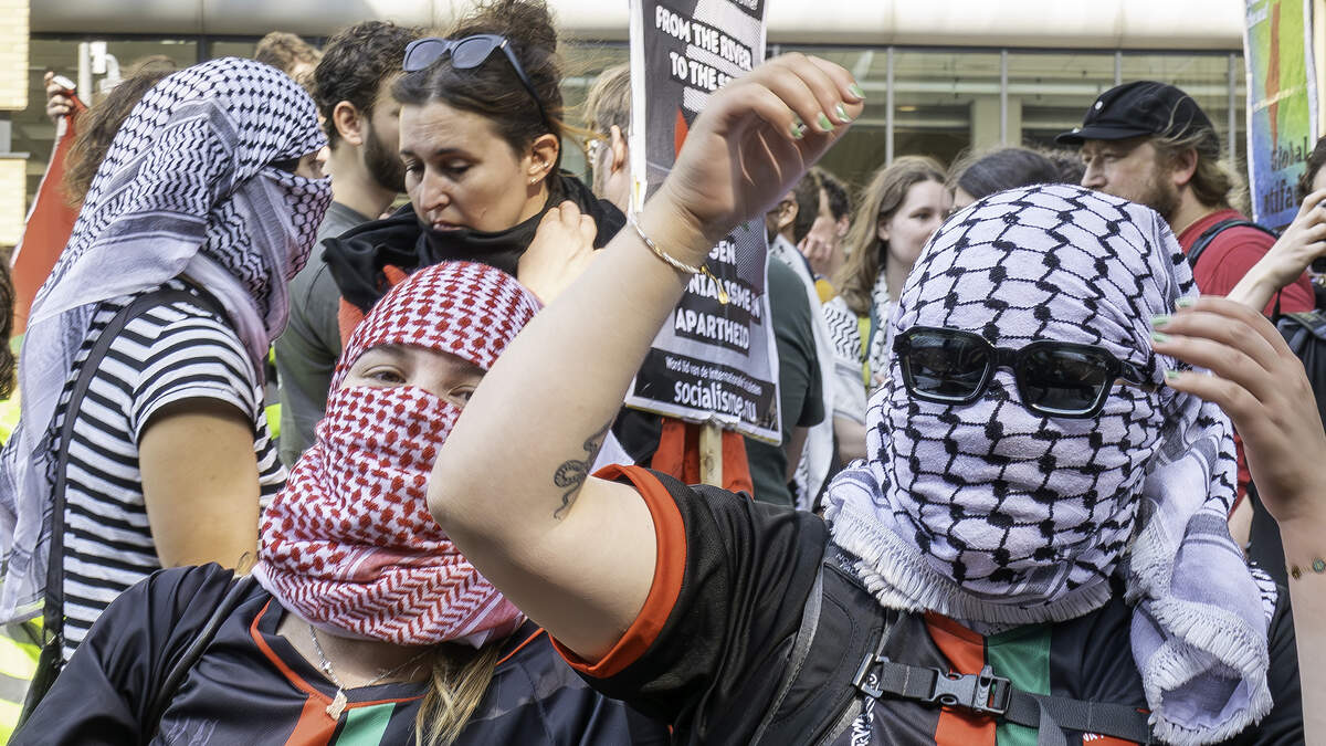 Woede in Kamer nu verbod op gezichtsbedekkende kleding bij demonstraties is geparkeerd: 'XR en Antifa lachen ons uit'