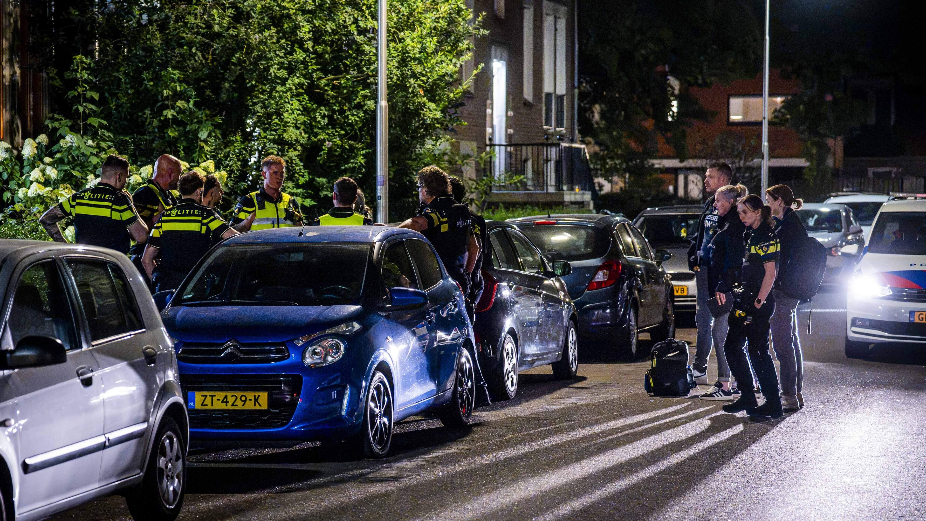 Man neemt politie onder vuur in Nijmegen, slaat vervolgens de hand aan zichzelf