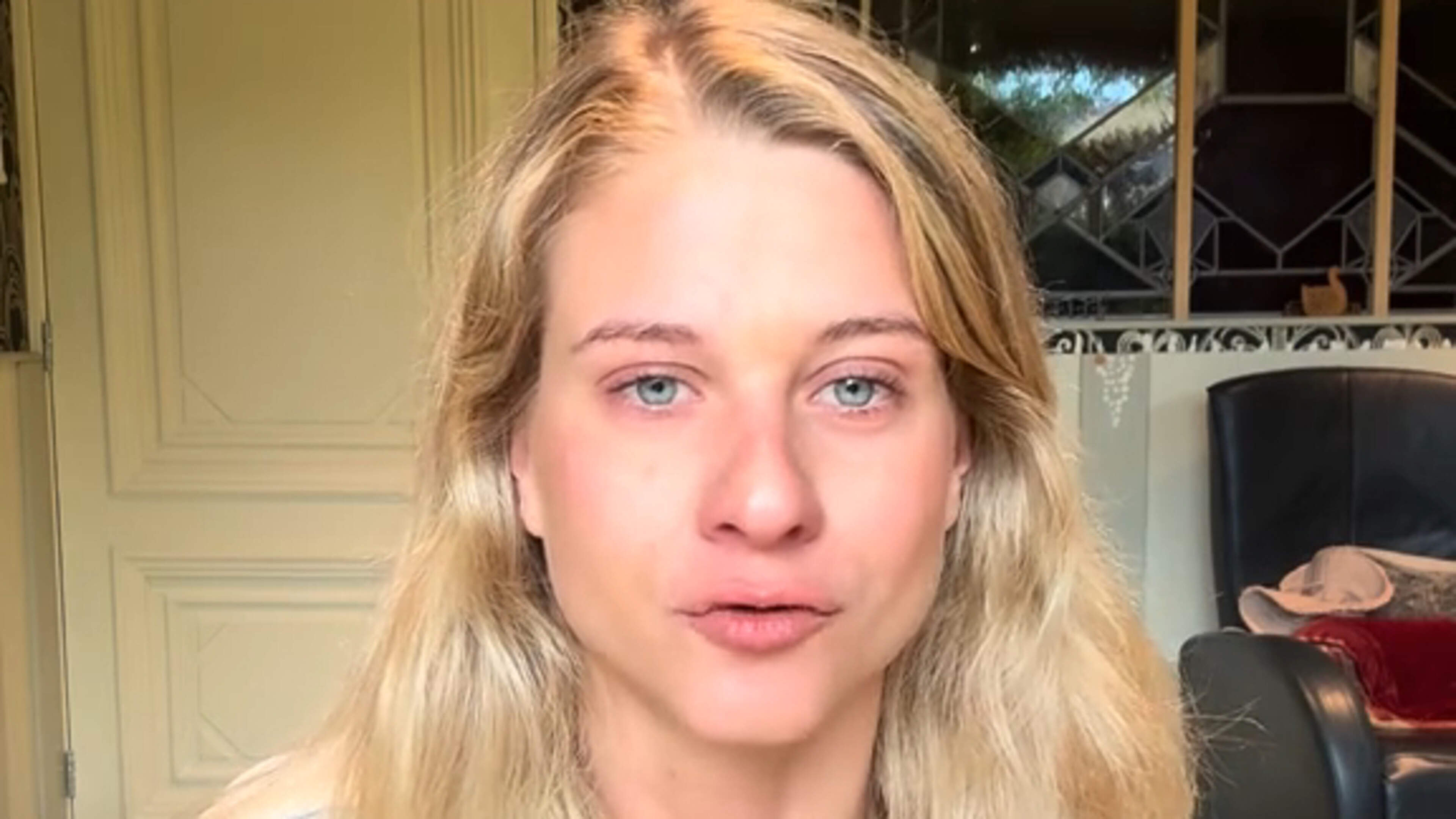 Influencer Anna Dobber bevestigt dat zij bejaarde vrouw (82) zwaar heeft mishandeld: ’Ik heb twee jaar in de gevangenis gezeten’