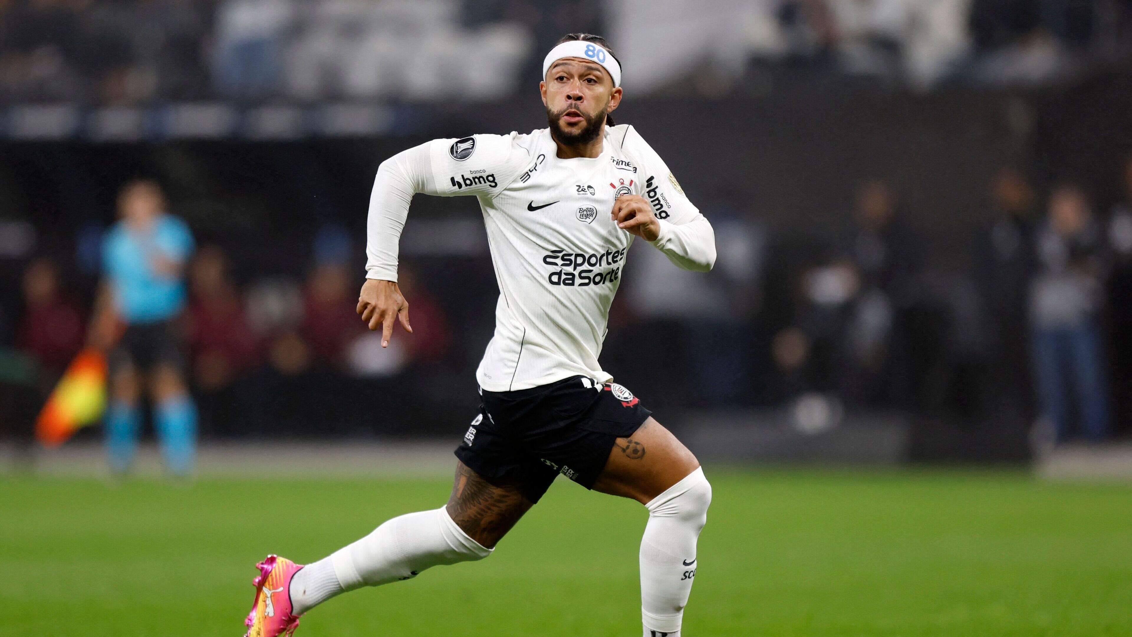 Ronald Koeman zal tevreden zijn: Memphis Depay doet avond na WK-selectie verder wedstrijdritme op
