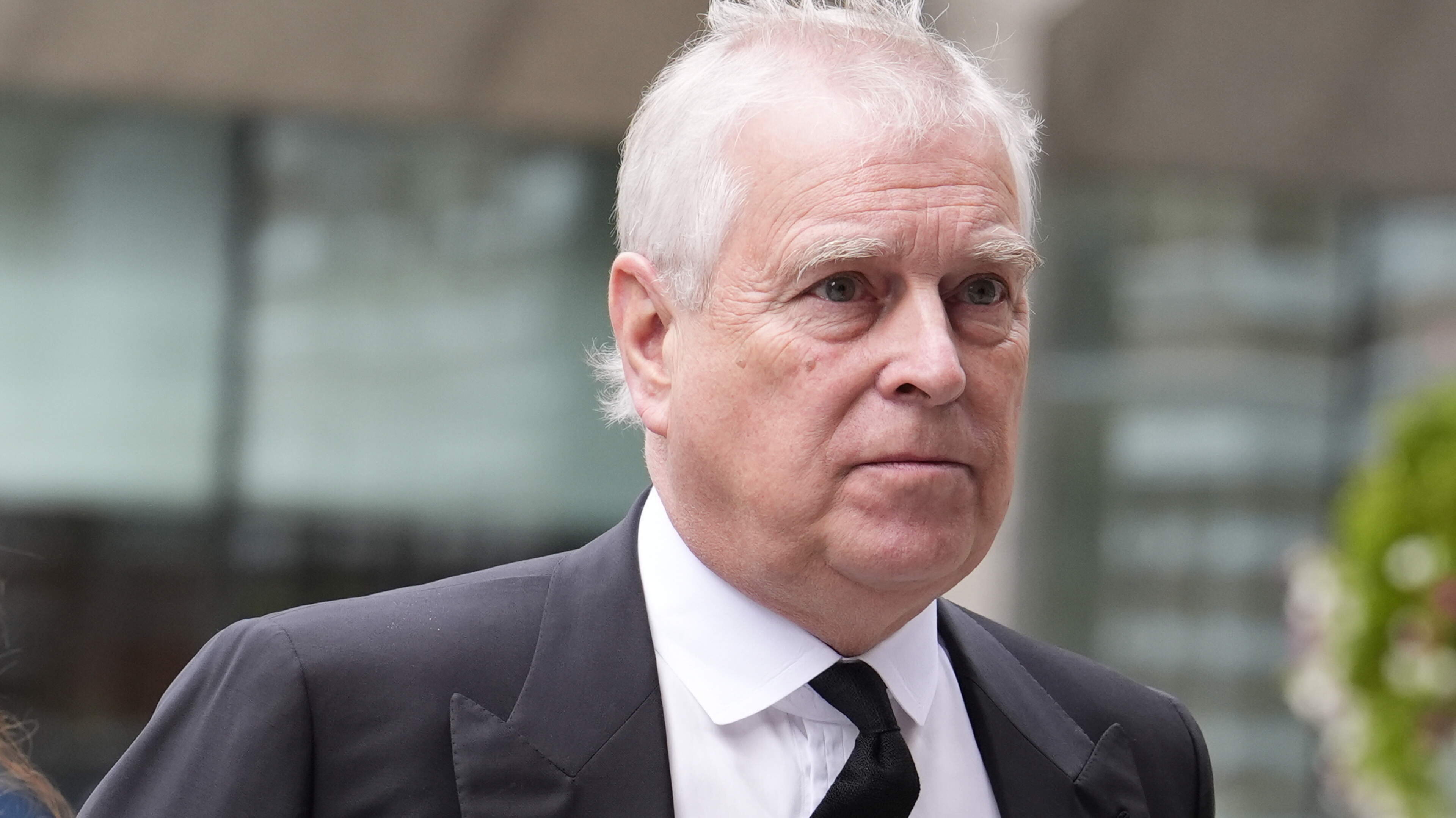 Ex-prins Andrew raakte alles kwijt: op dit koninklijke privilege heeft hij nog wel recht