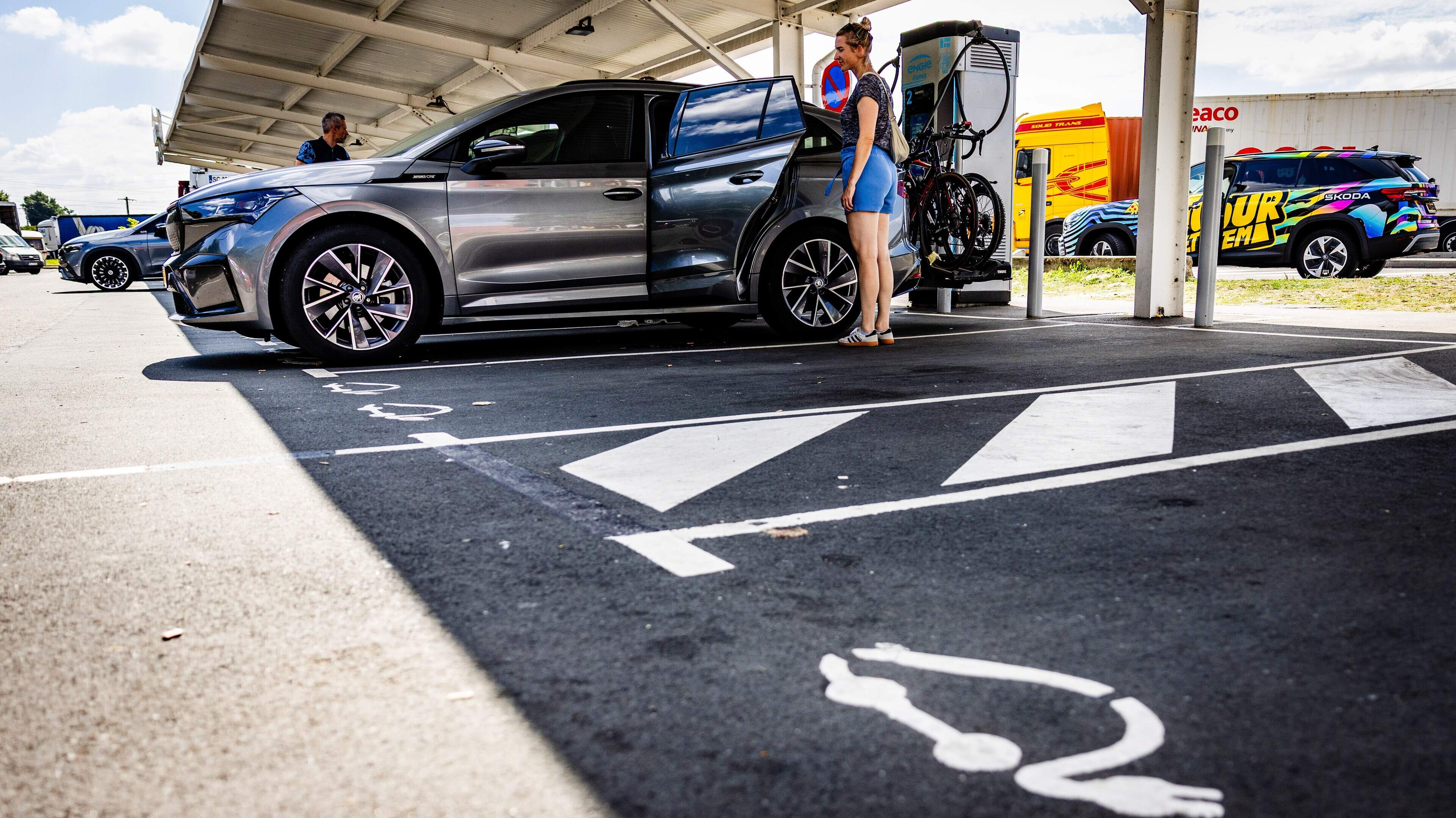 We laden massaal tegelijk onze auto op, maar dat moet anders: korting aan de laadpaal blijkt niet altijd de heilige graal