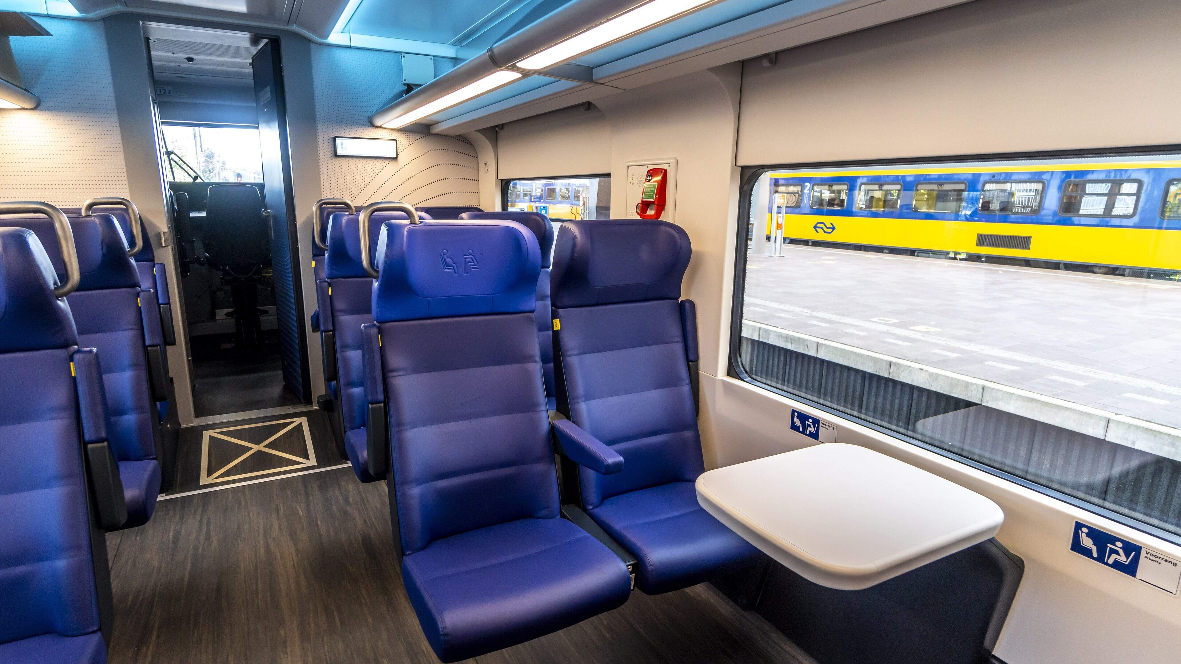 NS wil verbod van bagage op stoelen: zitplek moet altijd vrij blijven