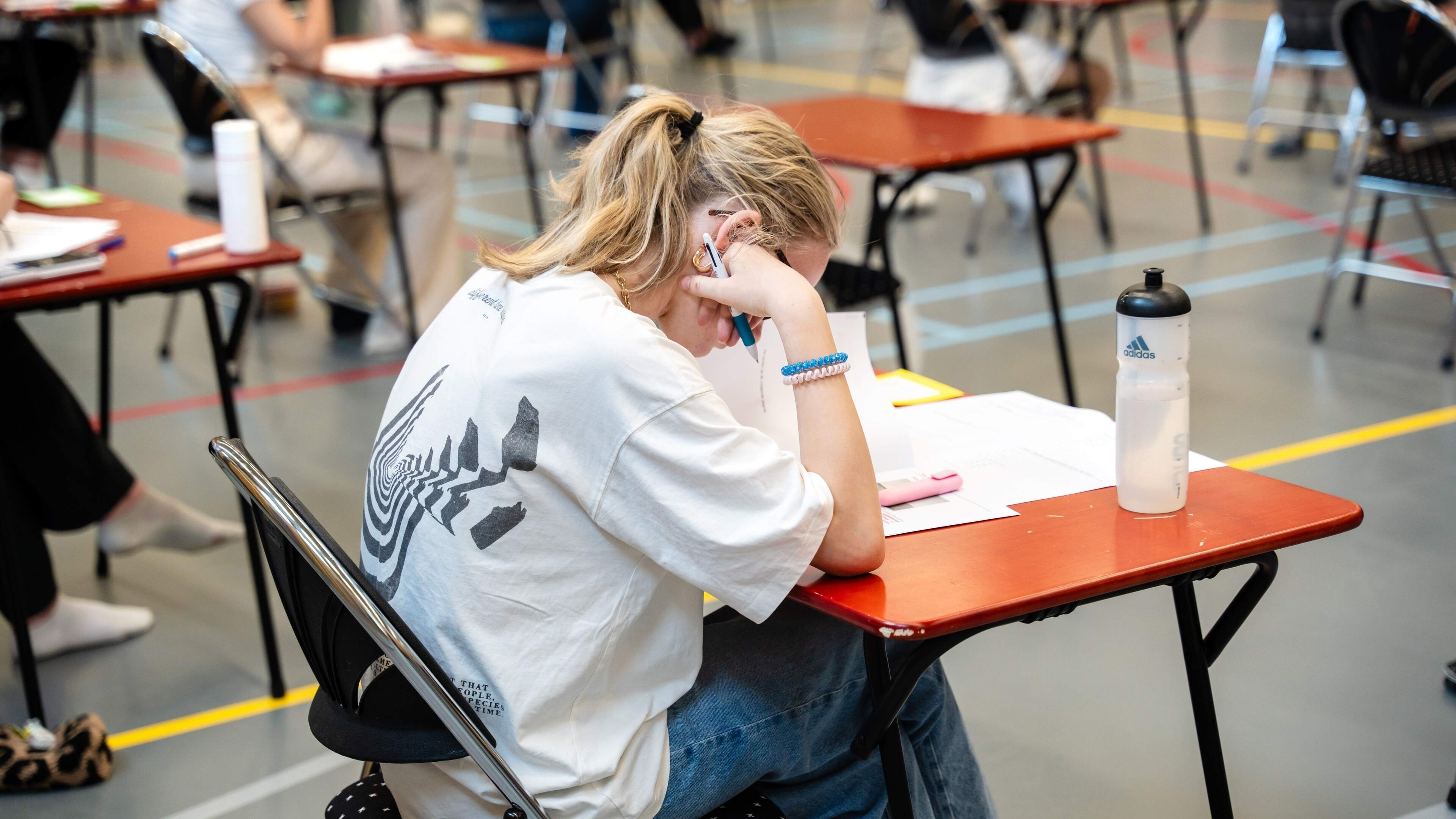 Stressvolle periode door eindexamen? LAKS opent nieuwe stresslijn