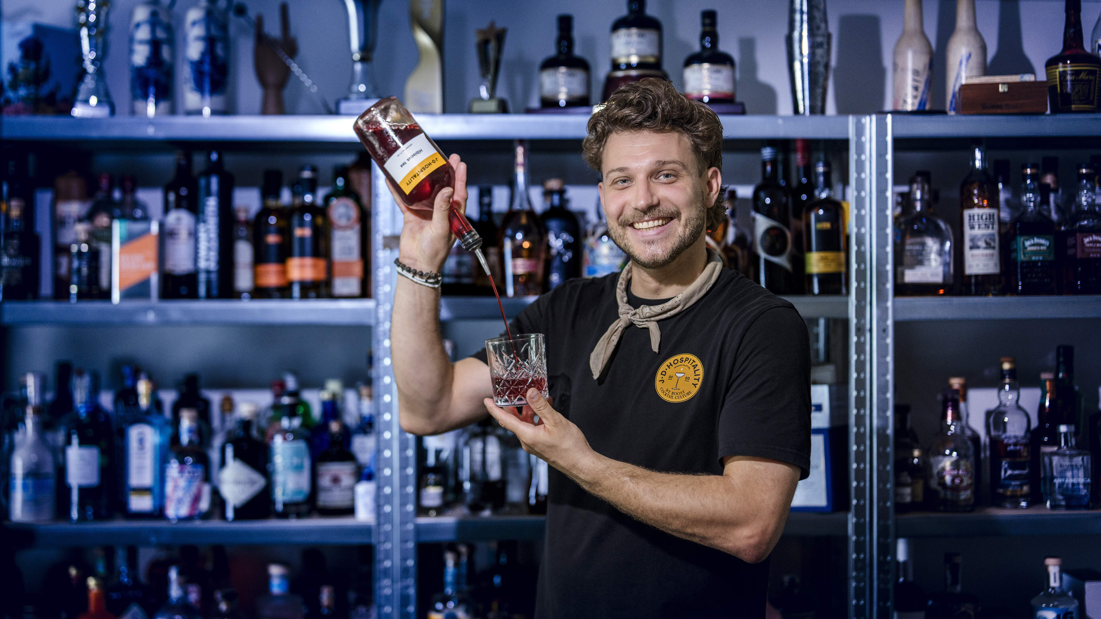 Dirk (34) is Europees cocktailkampioen: ’De mooiste dingen gebeuren in de nacht’
