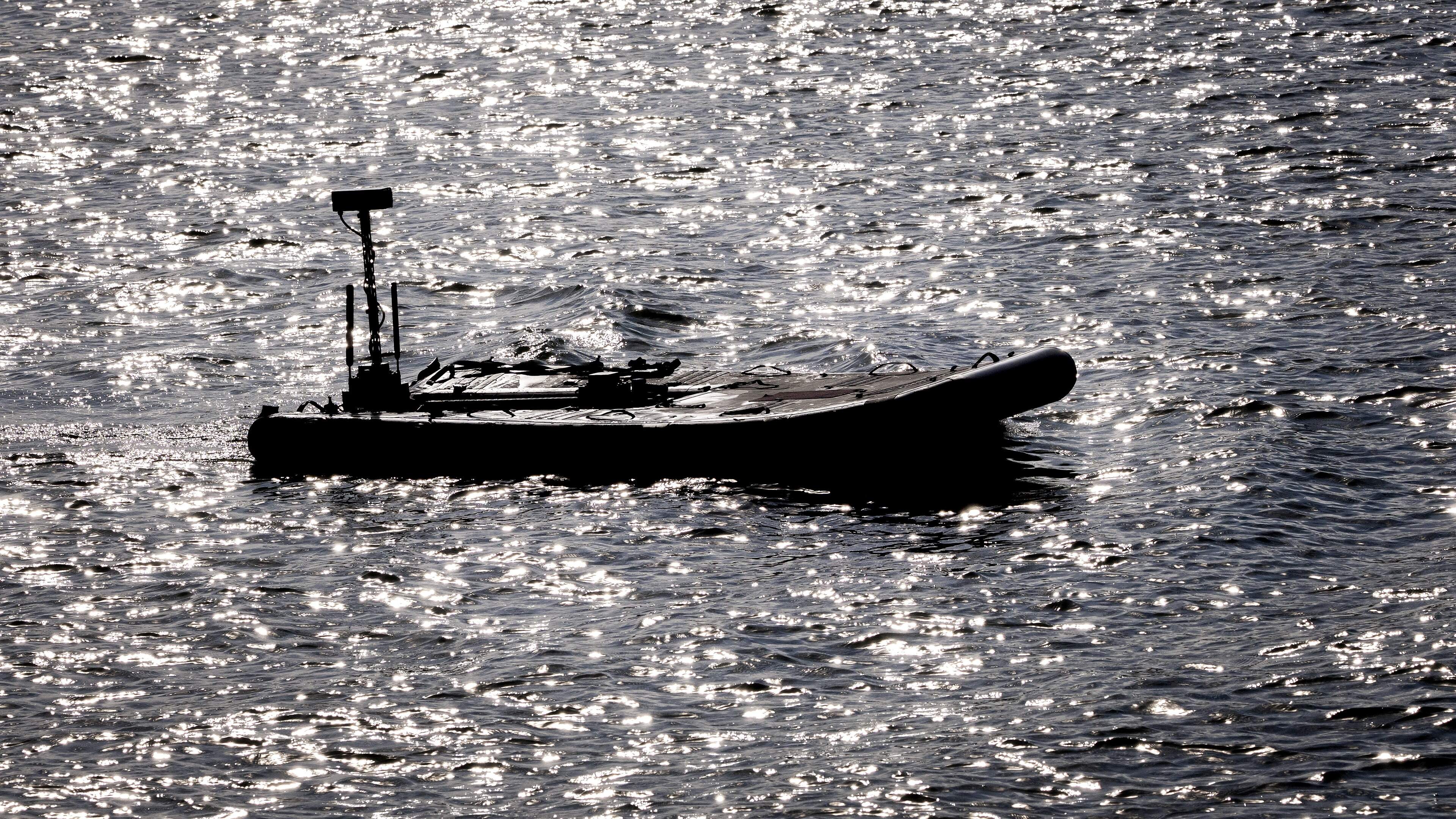 Verenigd Koninkrijk kiest voor zeedrones: grote marineschepen geschrapt