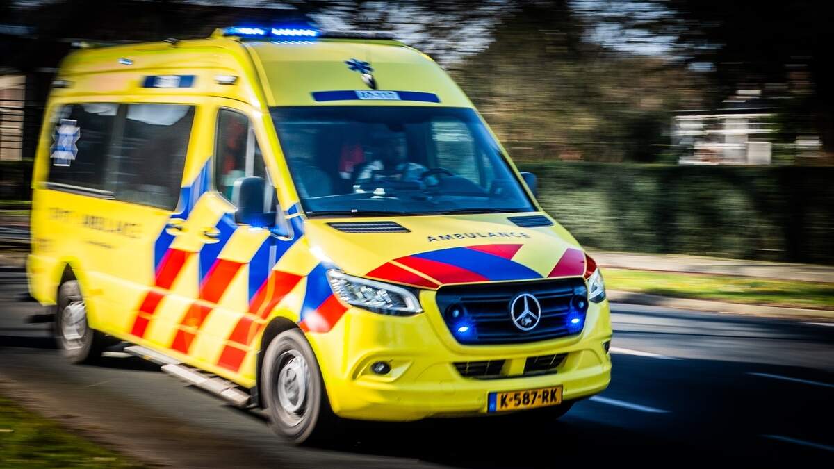 Amsterdam: Man hospitalized after Kloveniersburgwal stabbing