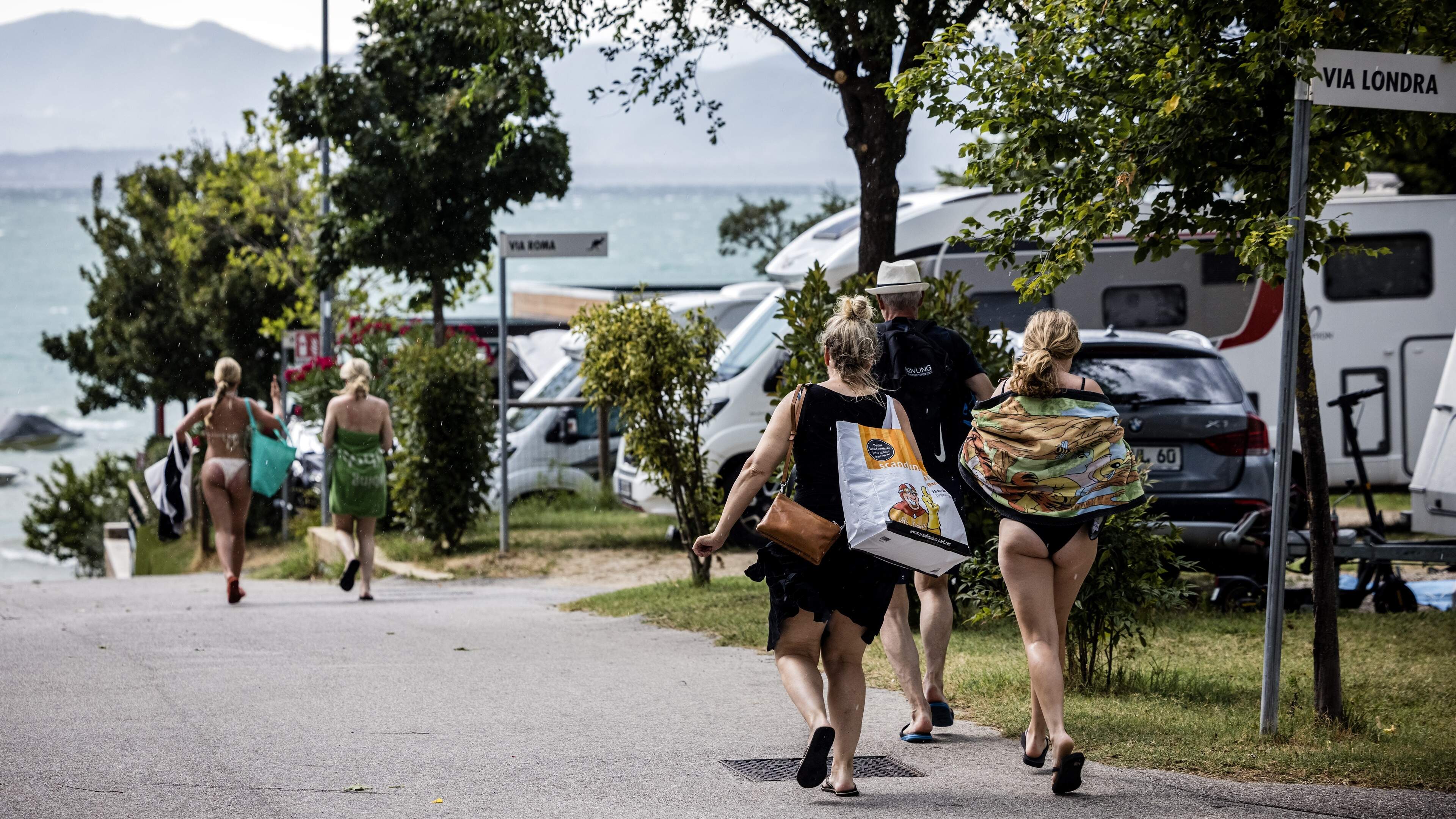 LIVE | Waarschuwing voor vakantiegangers: kans op zware onweersbuien met grote hagelstenen rond het Gardameer