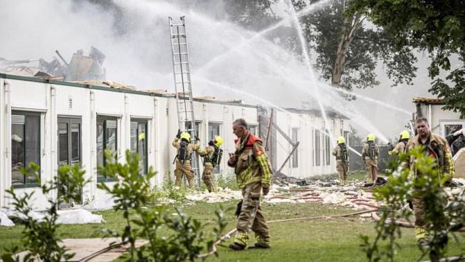 Brand verwoest gloednieuwe luxe hotelappartementen op vakantiepark in Haelen: ‘Dit is heel zuur’