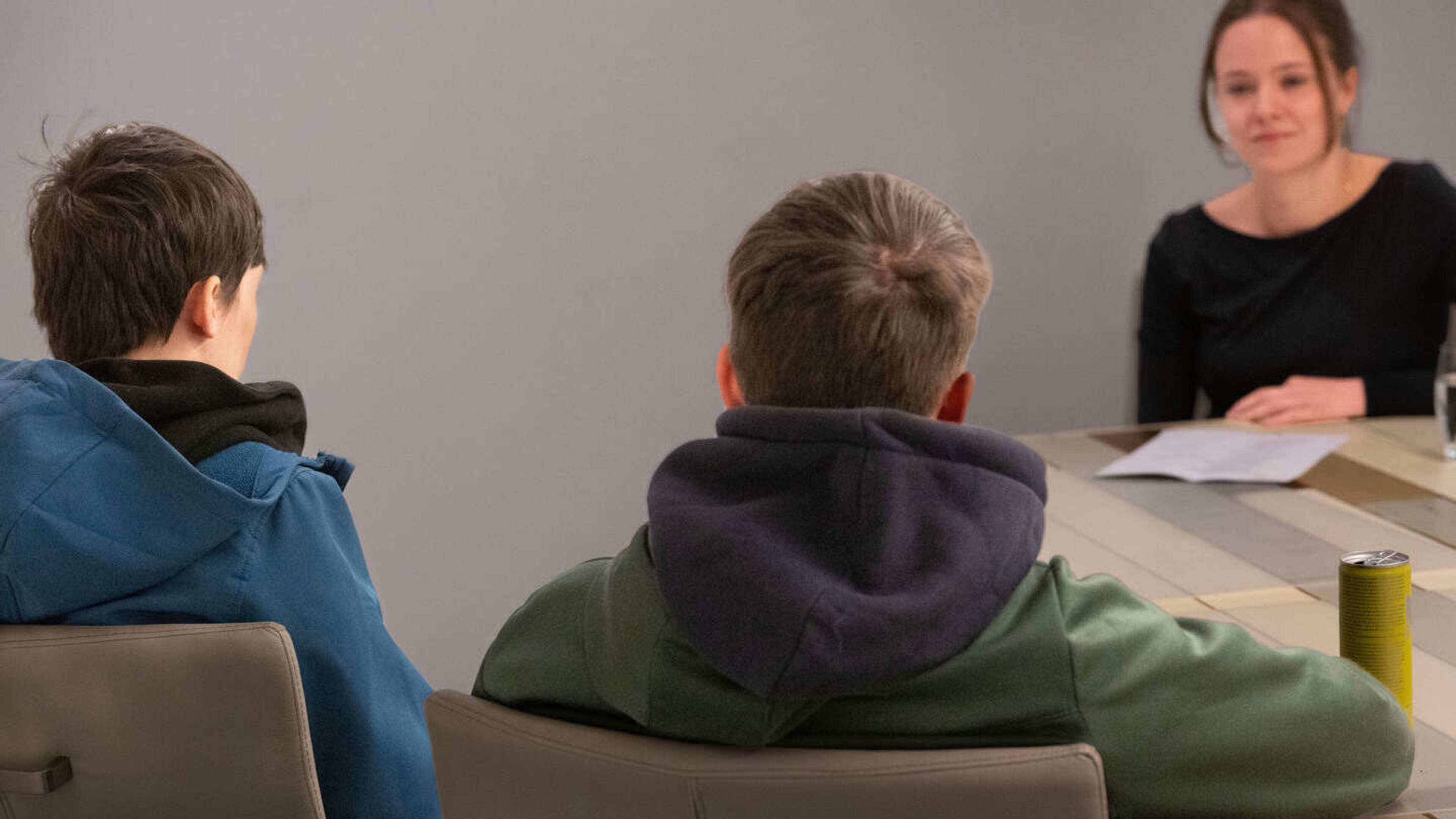 ’Je bent eerst je moeder kwijt. En daarna eigenlijk ook je vader’: kinderen van vermoorde Heidi De Schepper doen voor het eerst hun verhaal