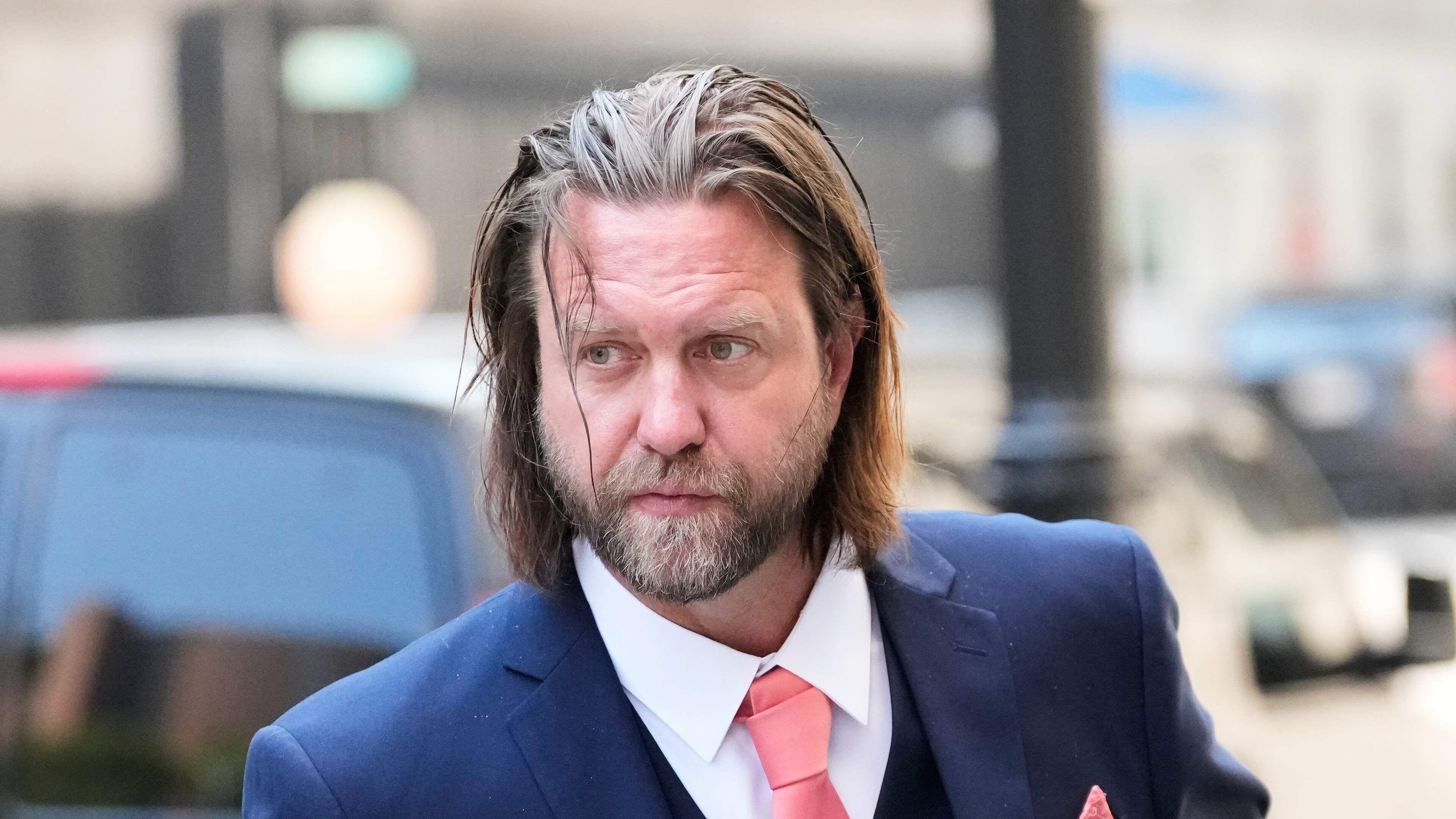 Regisseur Carl Rinsch krijgt celstraf voor verduisteren van 11 miljoen dollar van Netflix