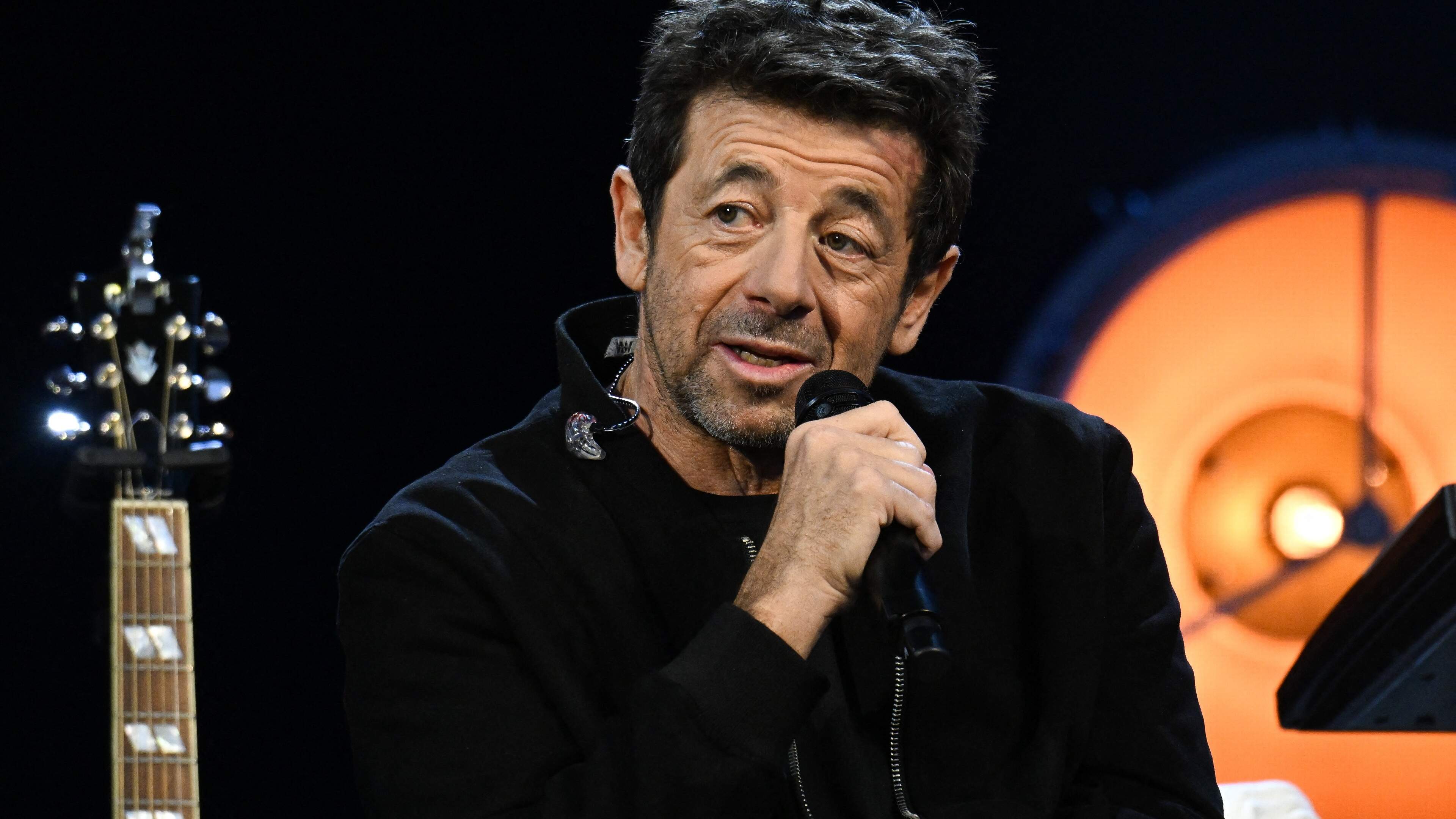 Franse zanger Patrick Bruel aangeklaagd voor verkr
