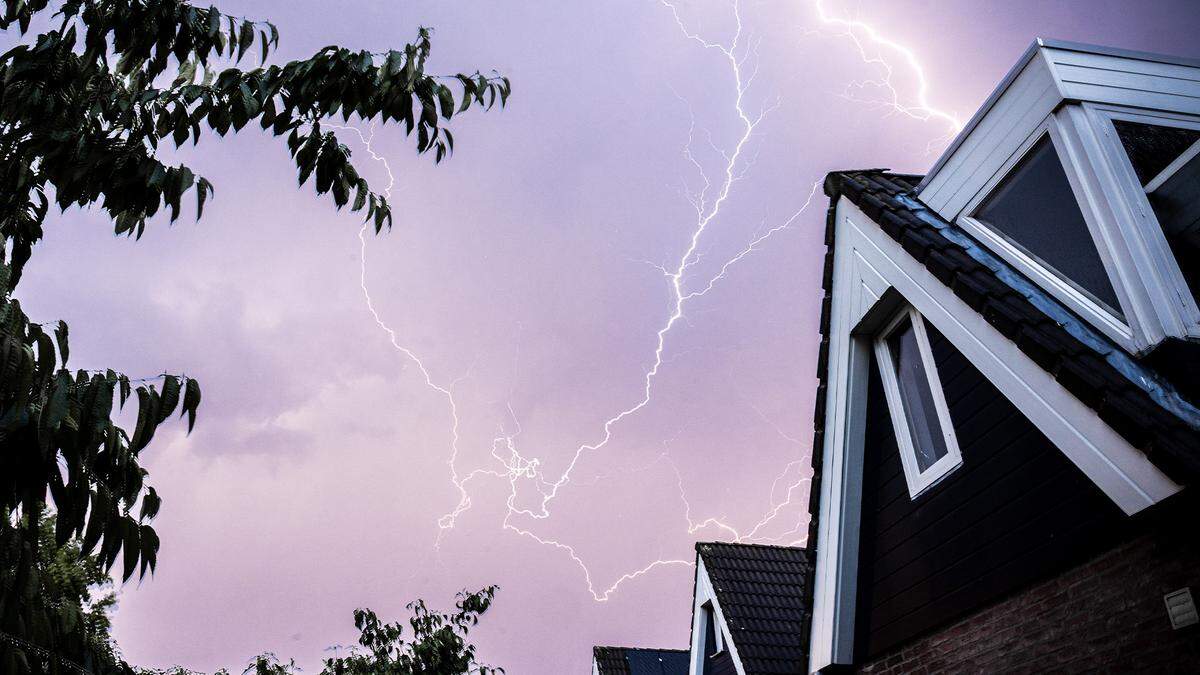 Code geel wegens onweer: hier moet je rekening houden met flinke buien