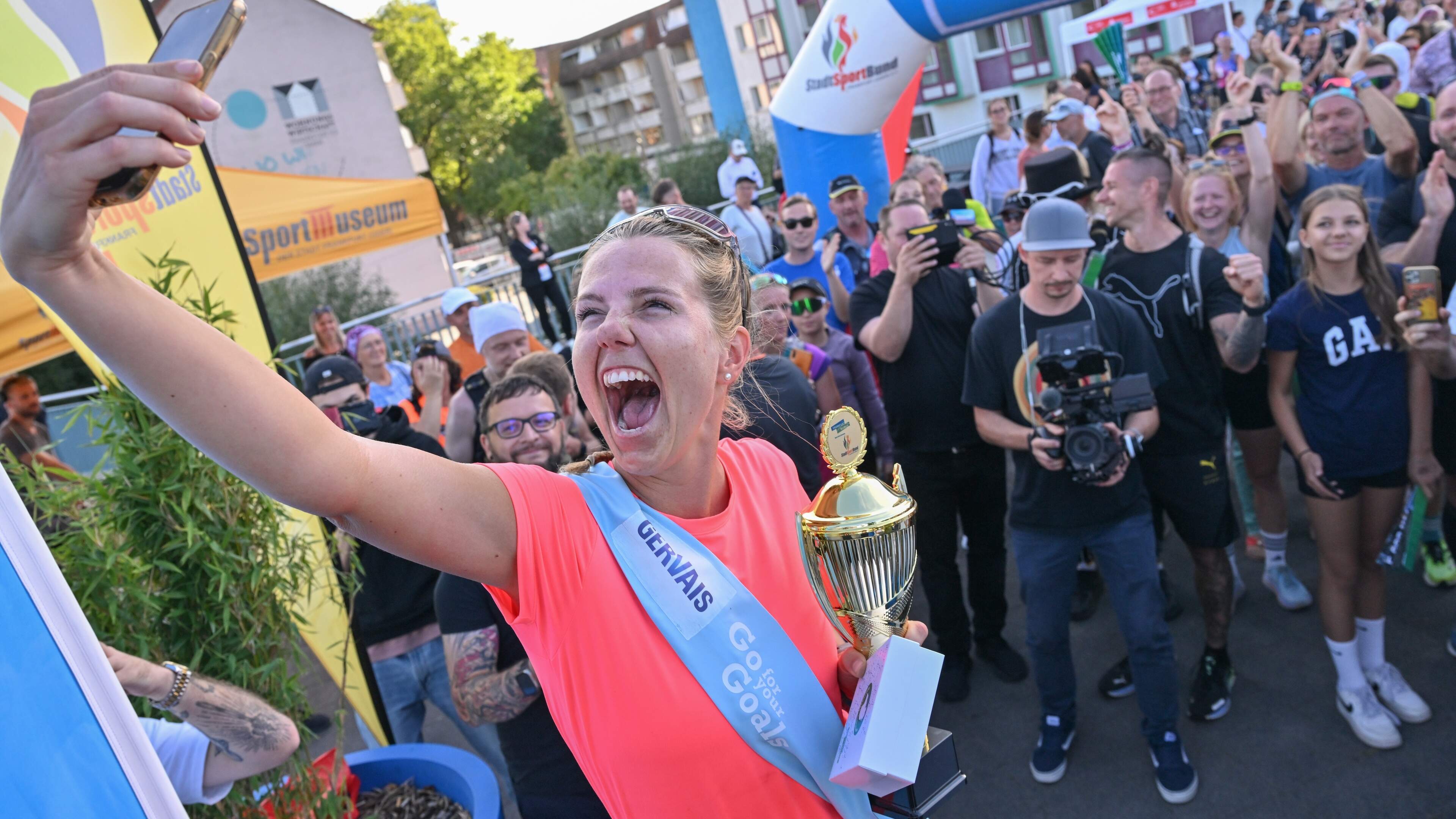 Bizar record voor Duitse hardloopster: 367 dagen elke dag een marathon, maar Joyce Hübner (38) is nog lang niet klaar