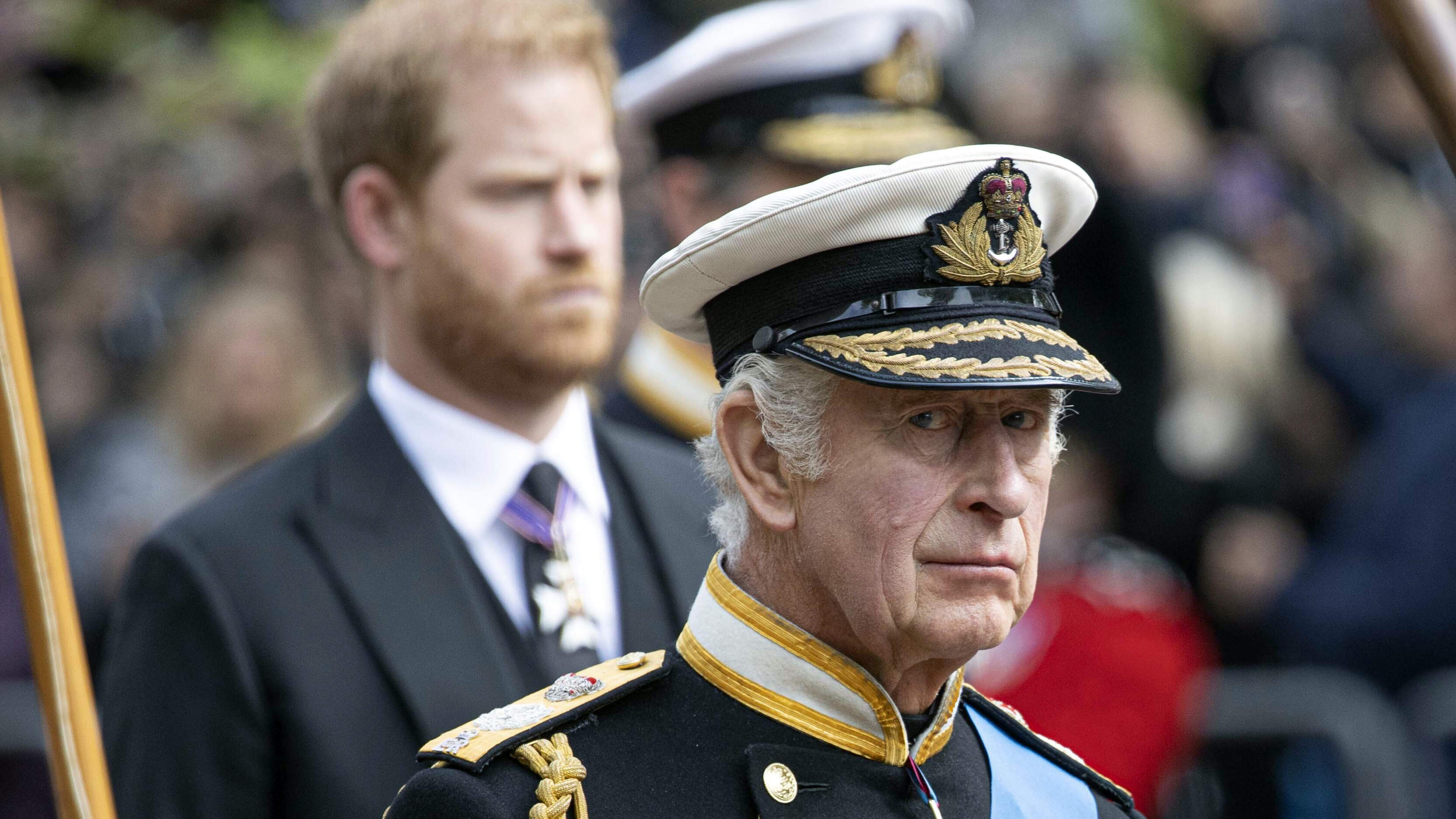 Deze harde eisen stelde koning Charles aan verzoening met Harry: bijzondere ’getuige’ moest erbij zijn en dít mag hij nooit meer doen