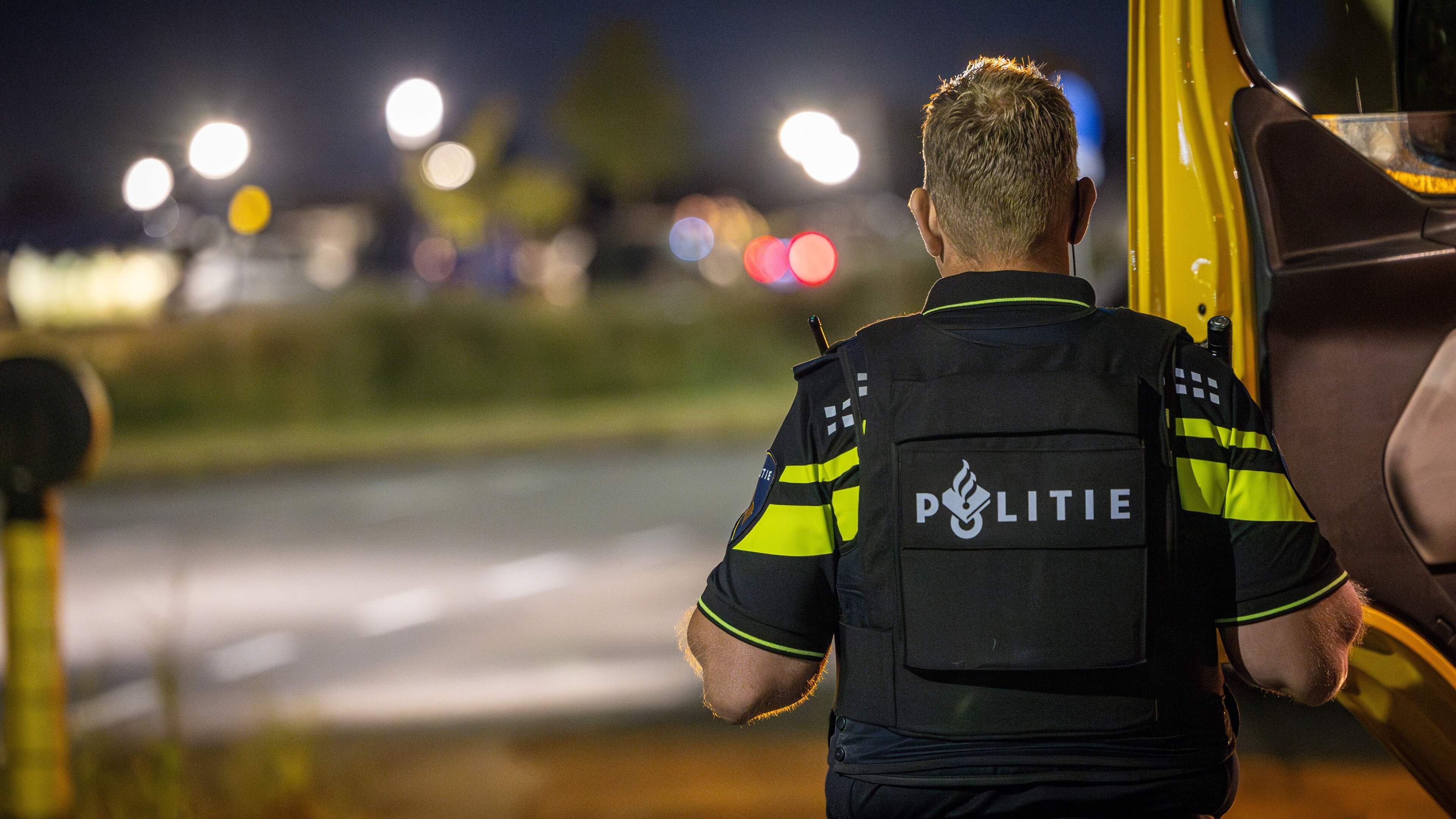 Twee mannen delen klappen uit aan persoon met wie vriendin vreemdging: justitie eist celstraffen van drie jaar