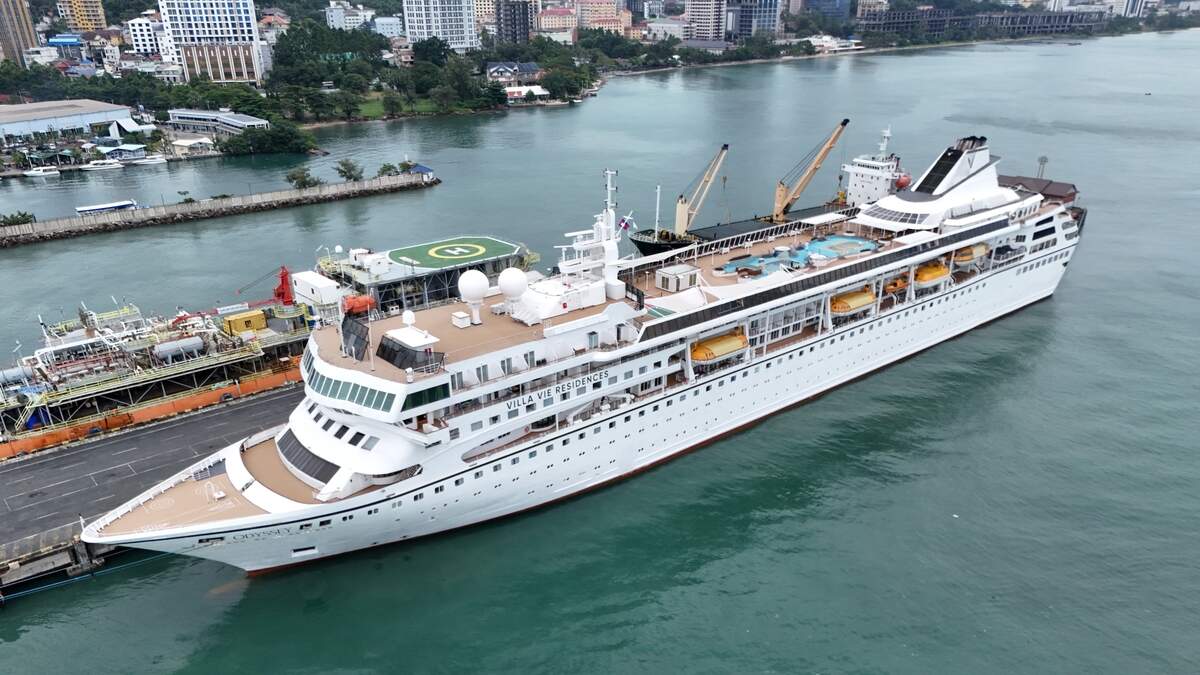 Woonschip Odyssey strandt in Cambodja: rederij Villa Vie zonder geld voor brandstof