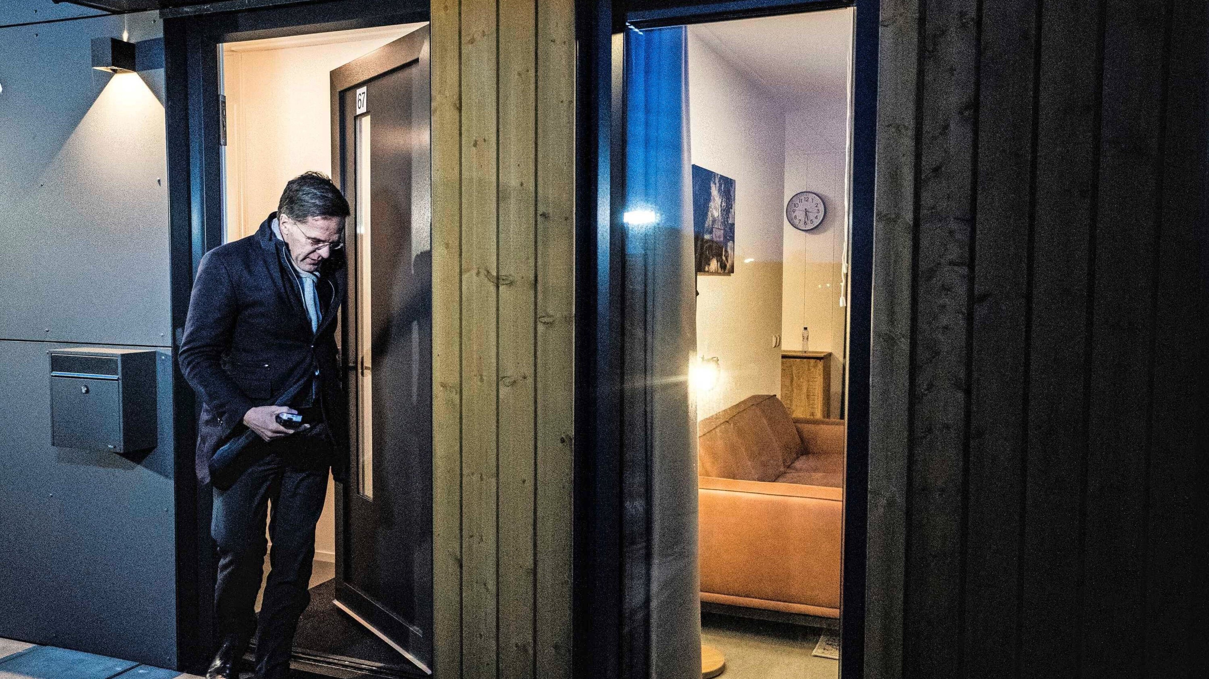 Rutte bezoekt Groningen en overnacht in ’wisselwoning’