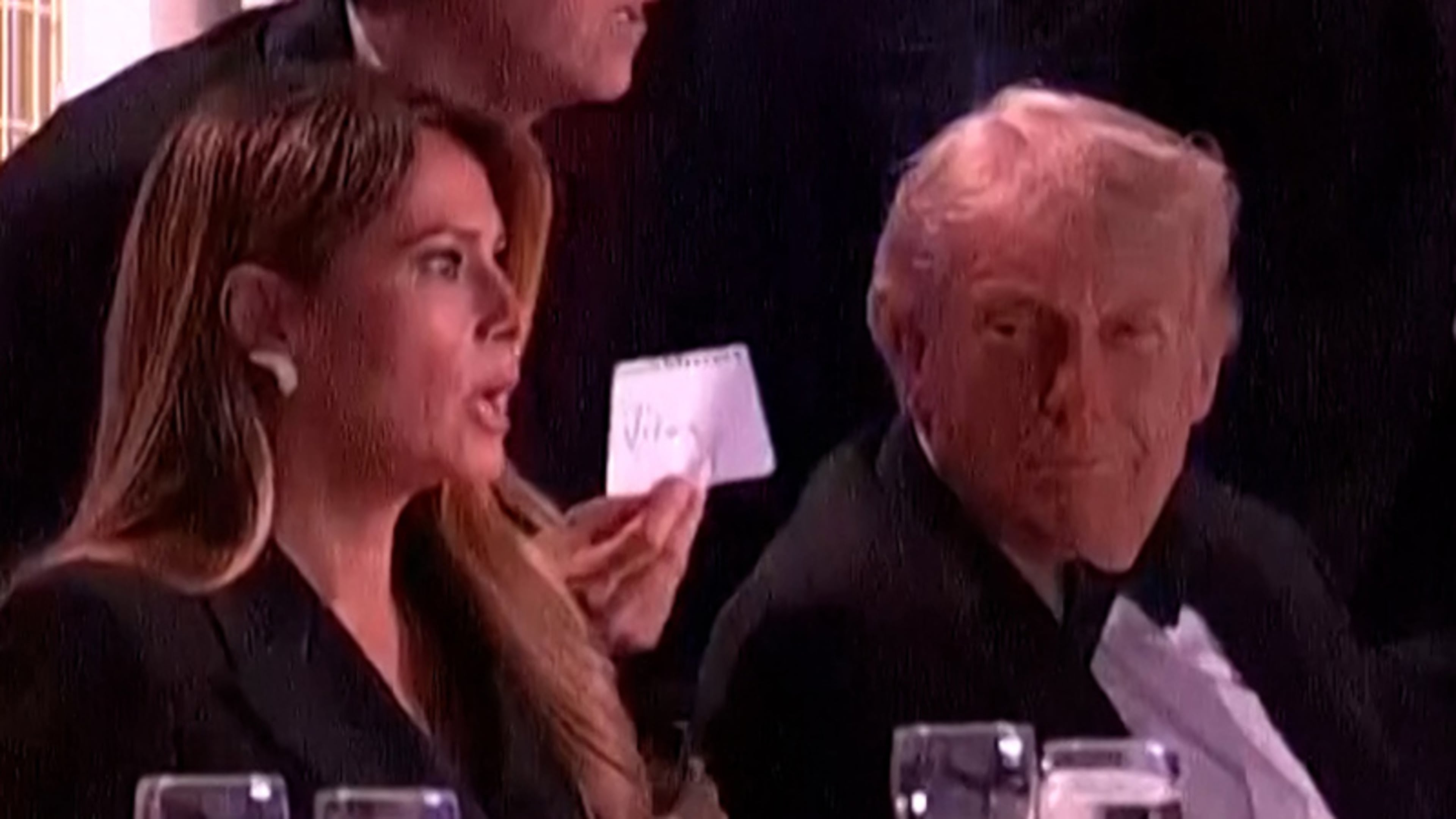 Zien: zo wordt Trump geëvacueerd van Correspondents' Dinner