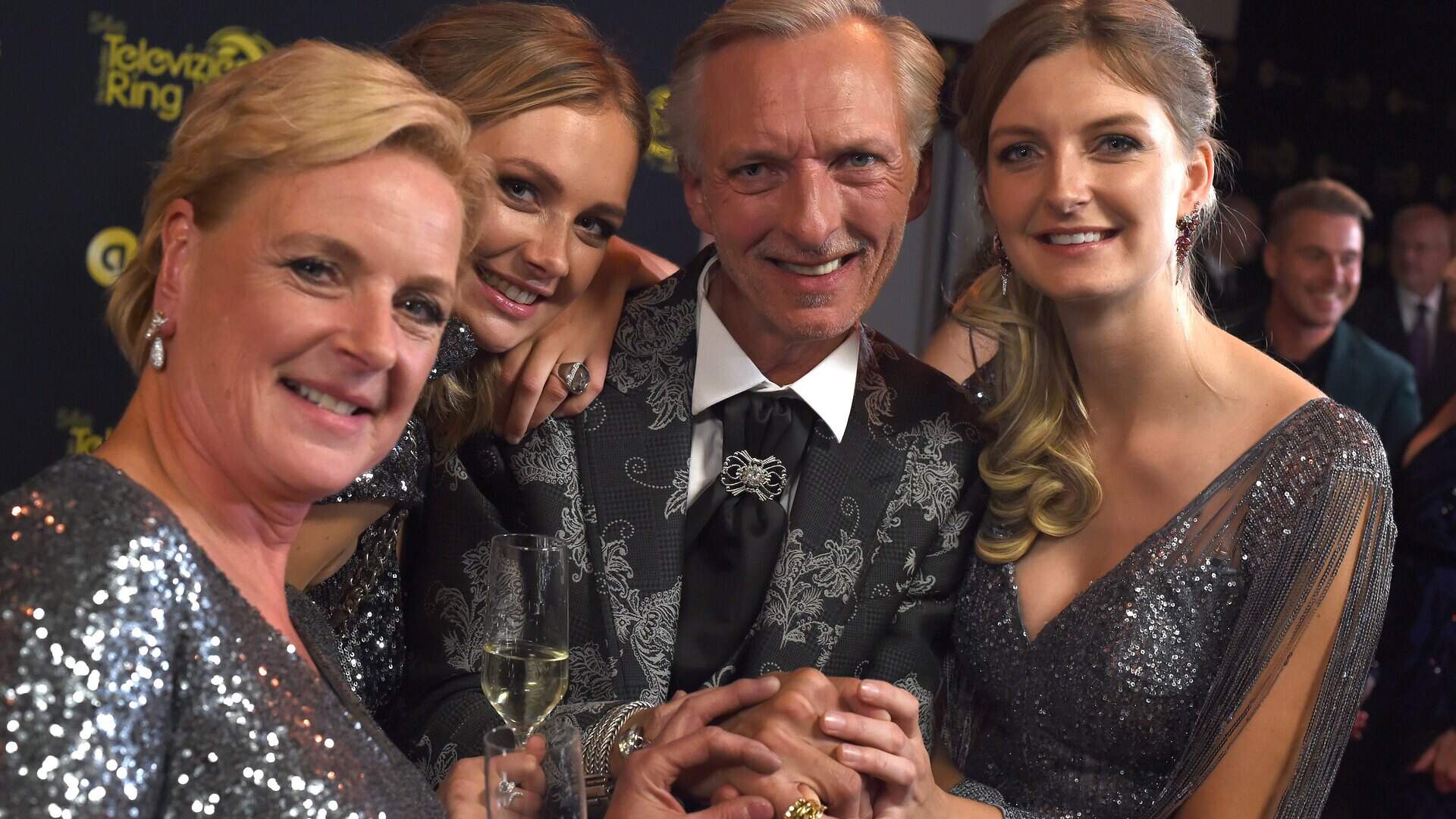 De Meilandjes stoppen definitief met realityserie Chateau Meiland |  Noordhollands Dagblad