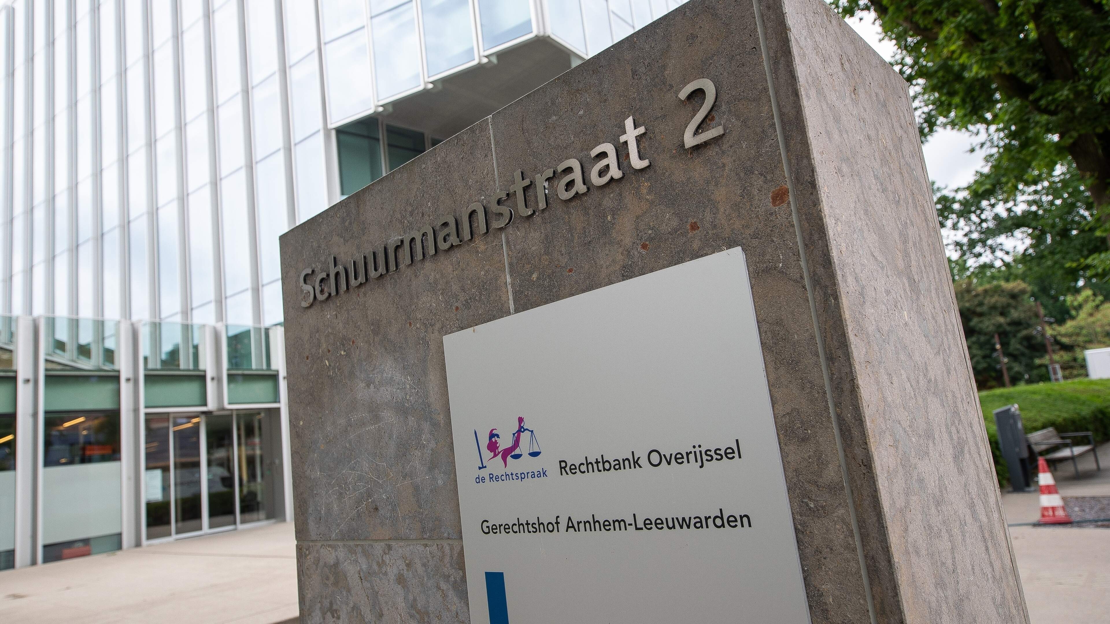Cel en tbs geëist tegen ouders die kinderen uit Dalfsen met geweld ontvoerden naar België