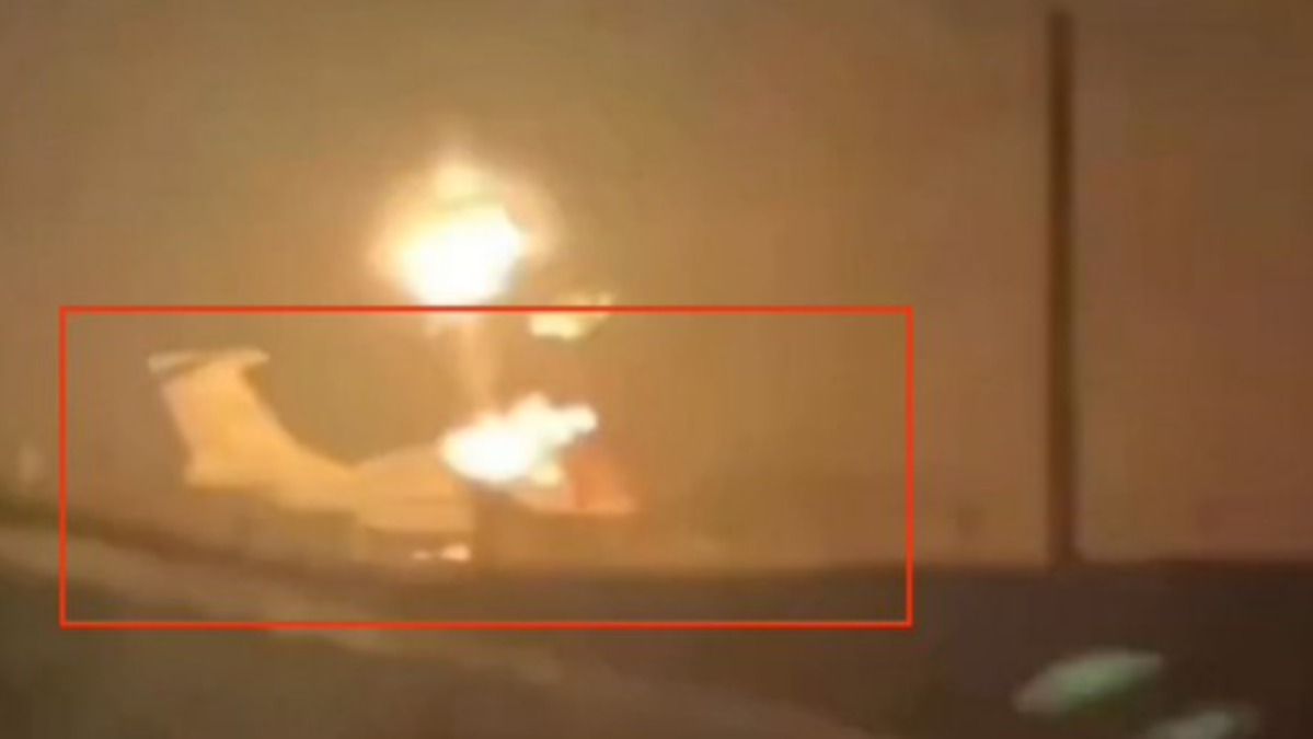 ウクライナ人、ロシアのレーザー飛行機を真夜中に焼き払う、カメラに痛ましい大失敗の可能性