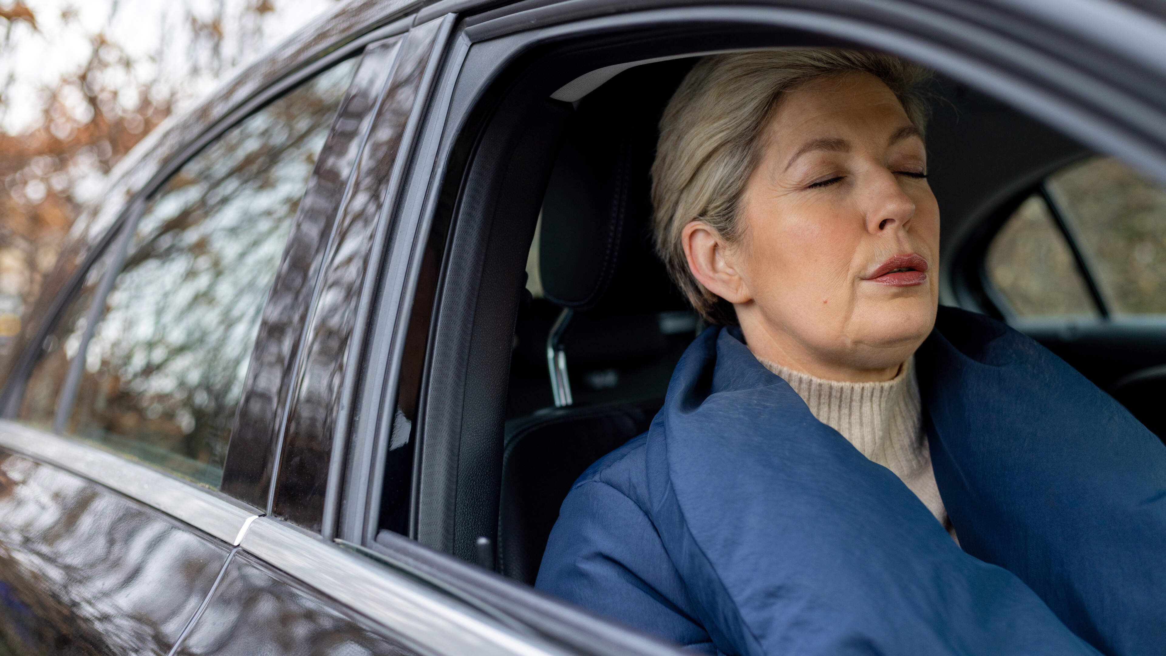 Passagiers klagen over misselijkheid in Tesla-taxi’s: dit is waarom jij in deze auto’s wagenziek wordt