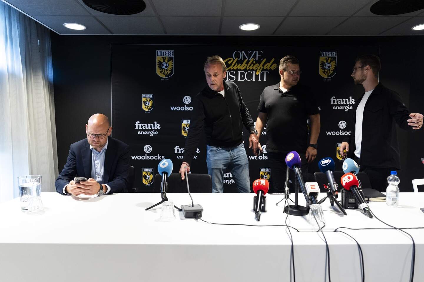 Advocaat Berry van Drunen, voorzitter van de Sterkhouders, Michel Schaaij en algemeen directeur ad interim Ben Mansvelder.