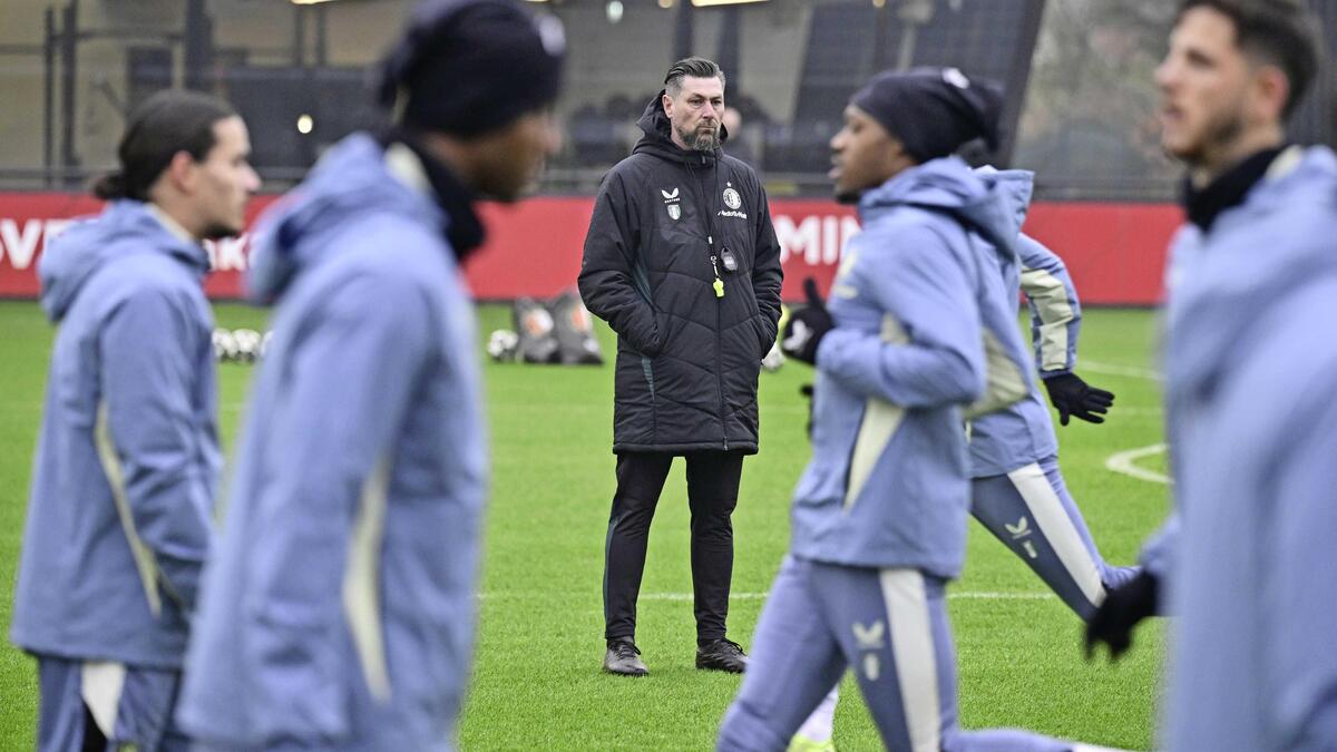 Interim-coach Feyenoord Pascal Bosschaart: ’Zie plezier bij de spelers ...