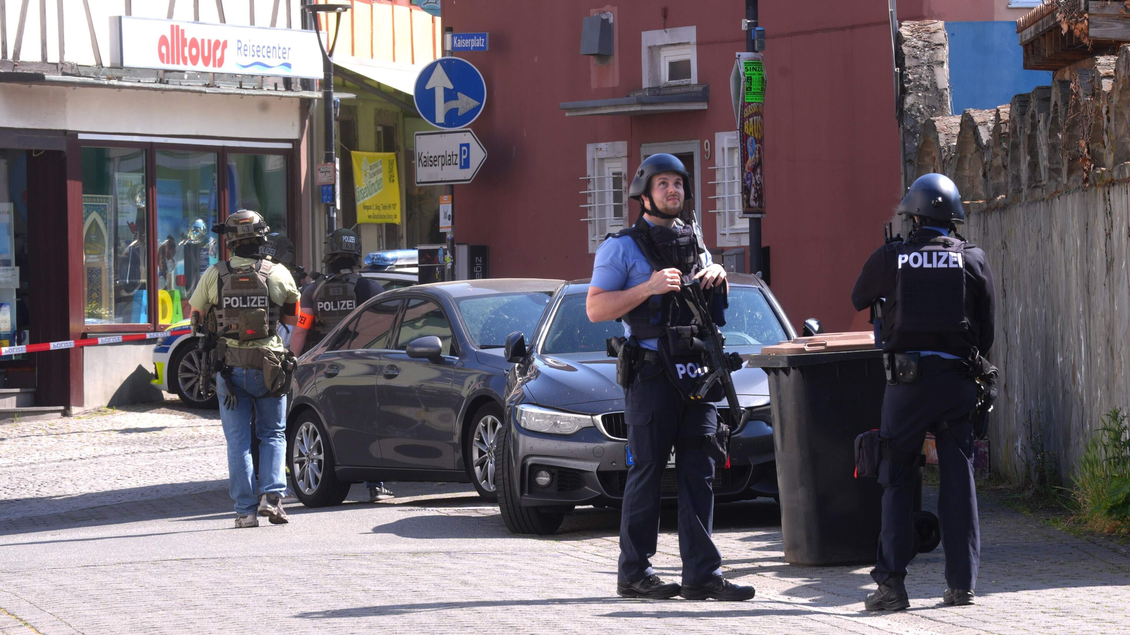 Politie is bank in Duitsland binnengevallen na mogelijke gijzeling, dader(s) voortvluchtig