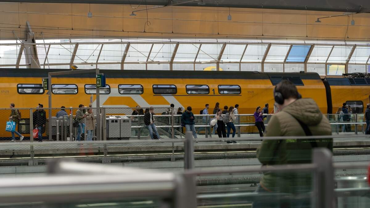 treinverkeer-amsterdam-utrecht-stil-door-ongeluk-bijlmer-de-telegraaf