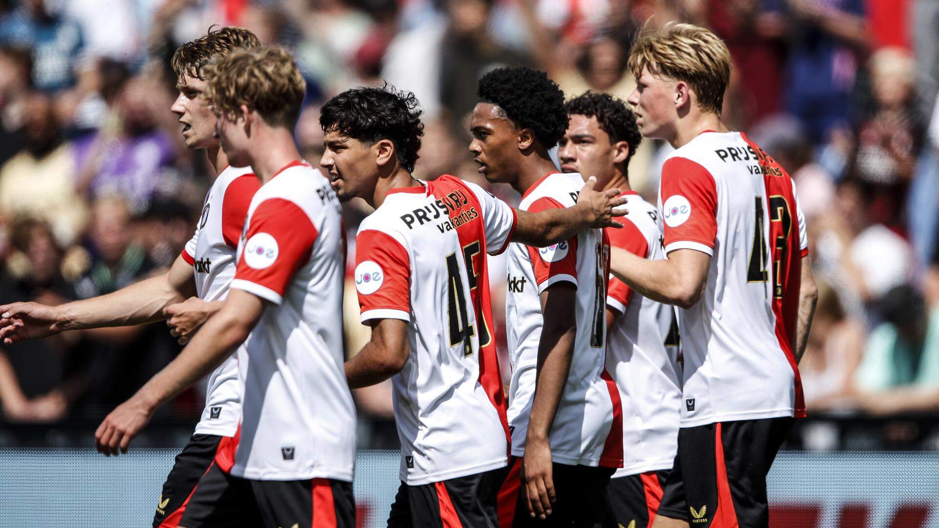 Feyenoord viert de 1-1.